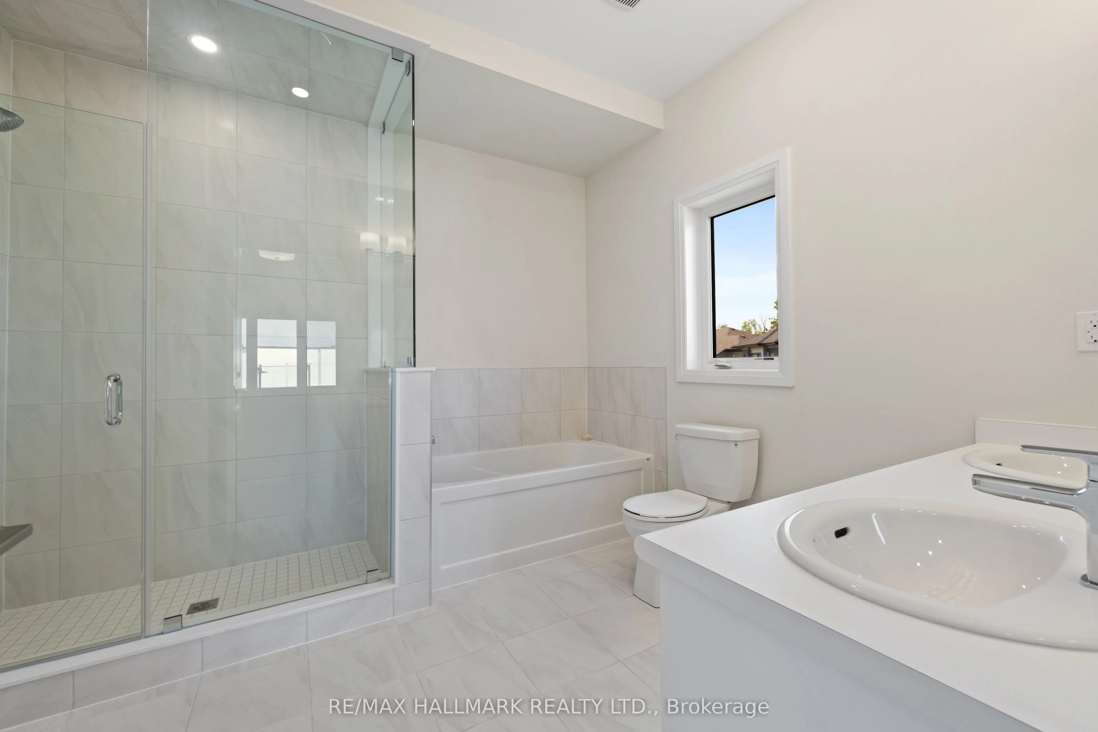 3769 Sunbank Crescent