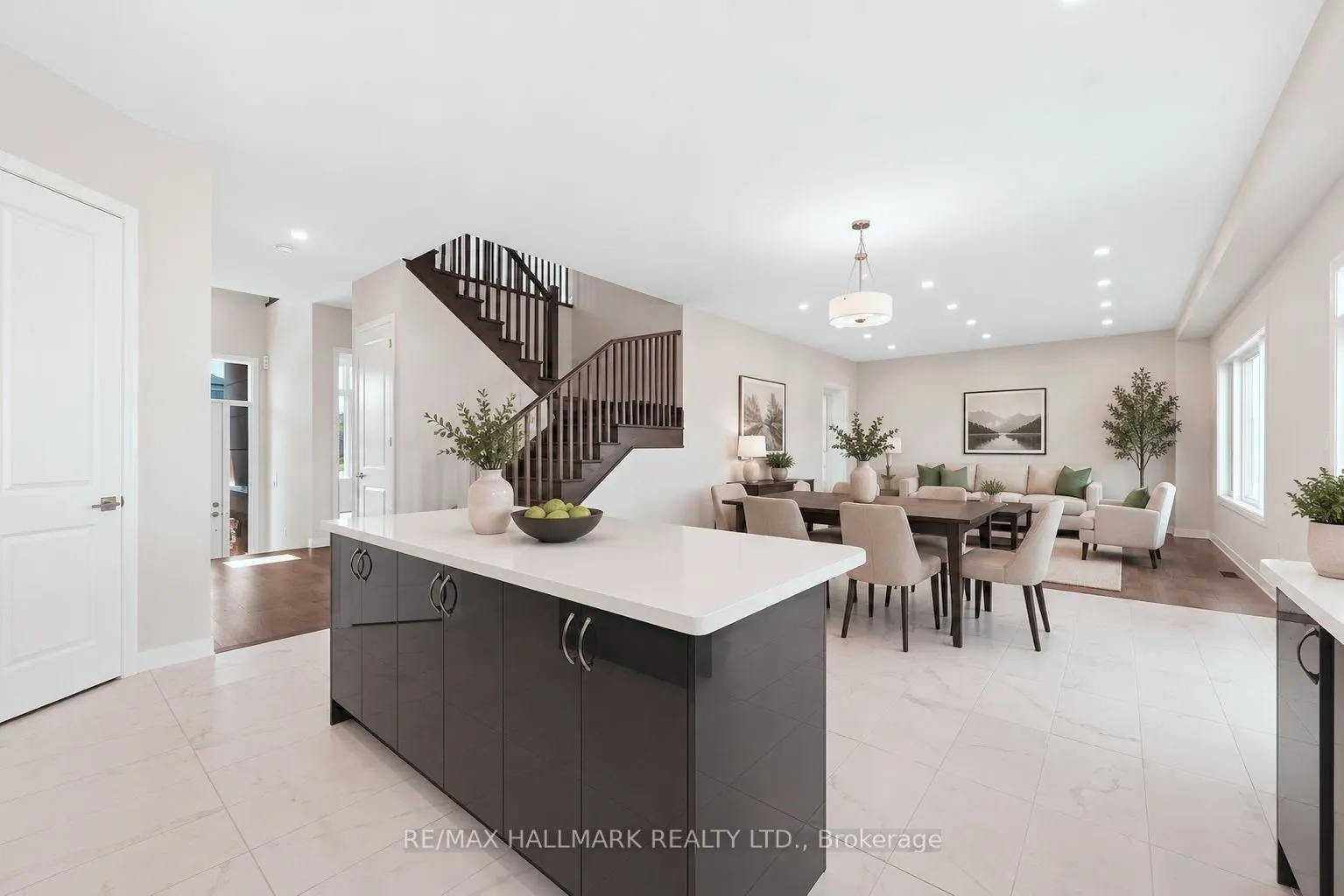 3769 Sunbank Crescent