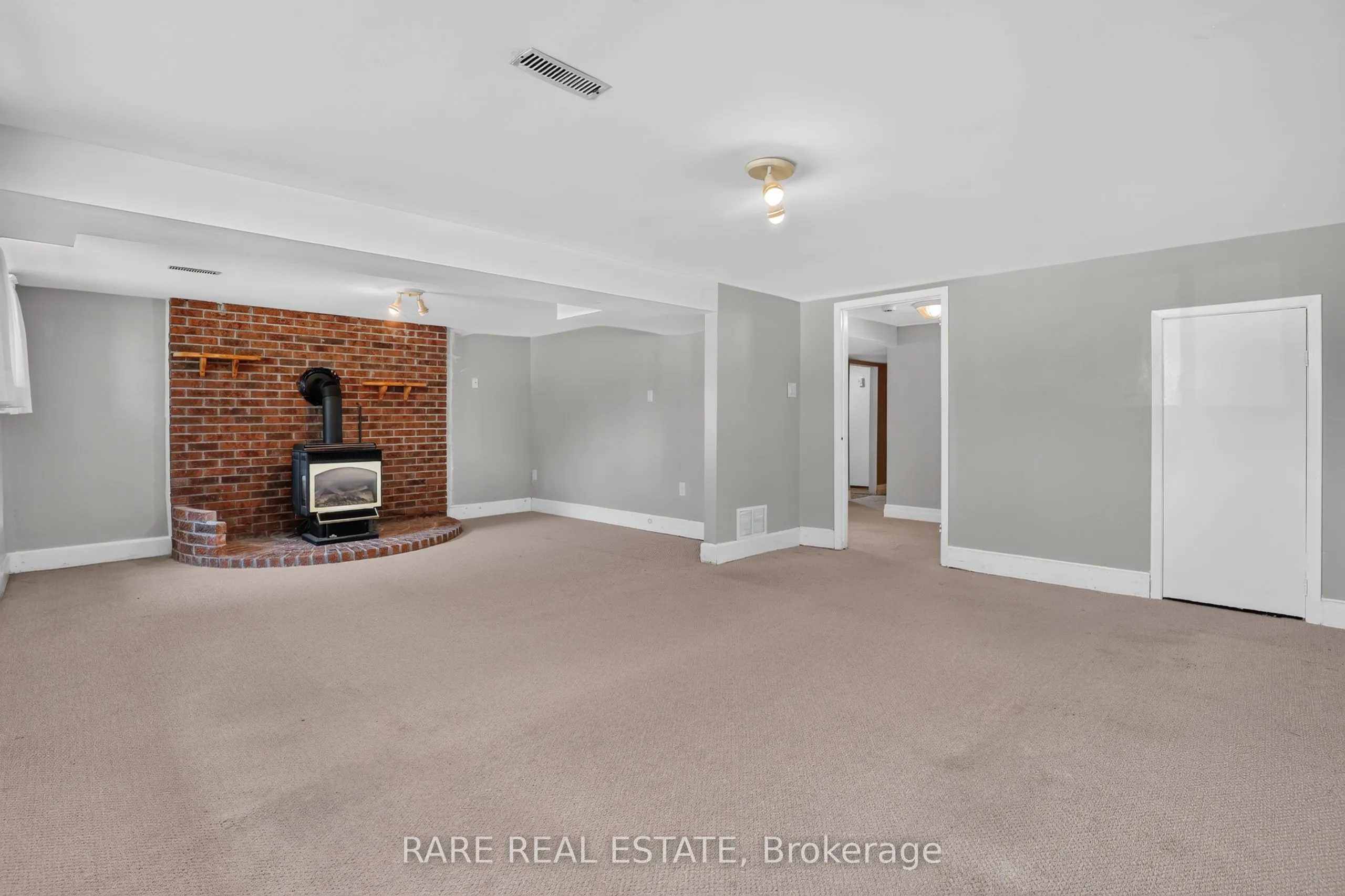 38 Lay Street