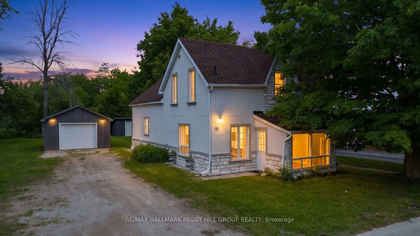 132 Queen Street W
