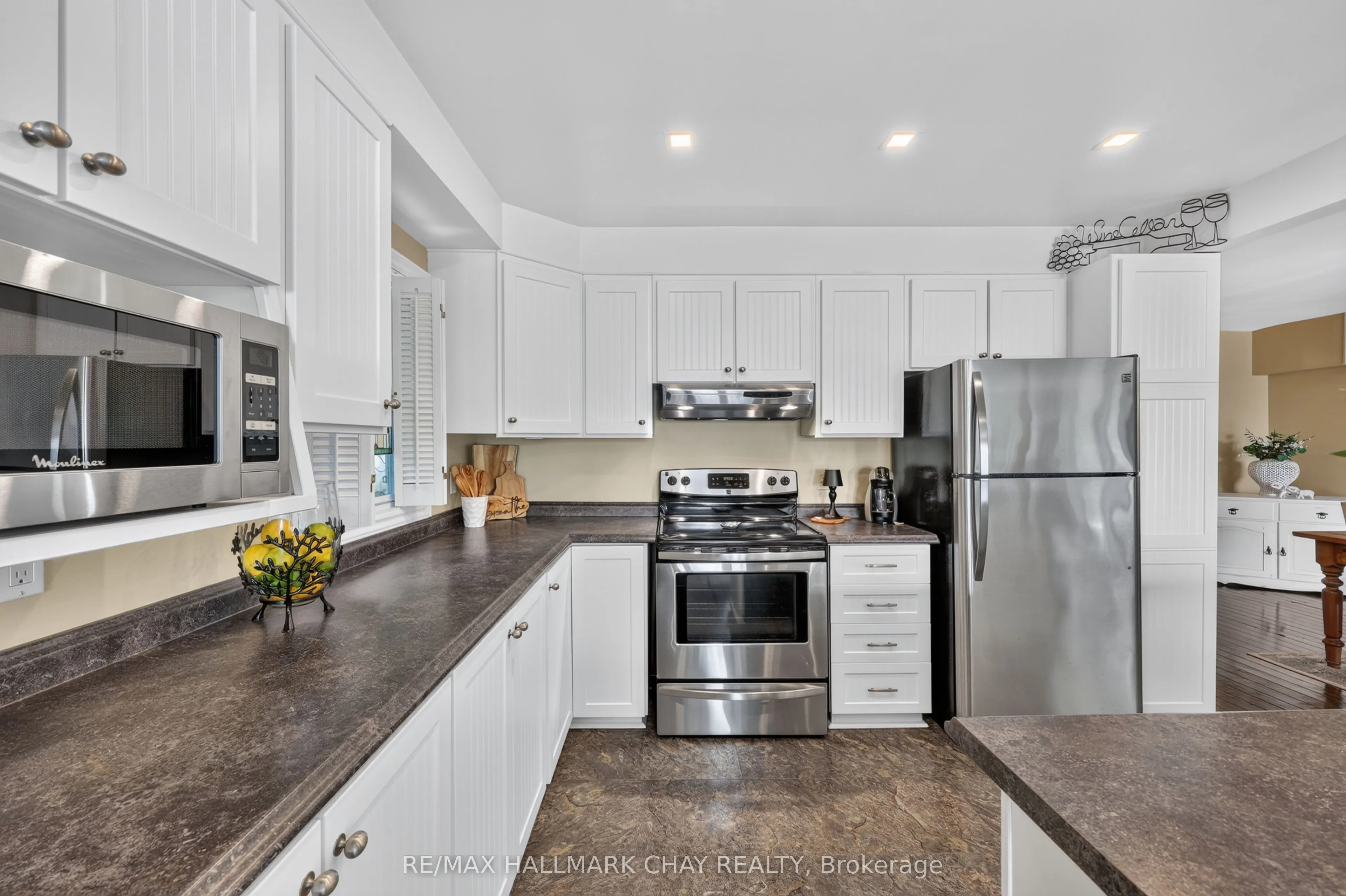 2289 Lakeshore Road E
