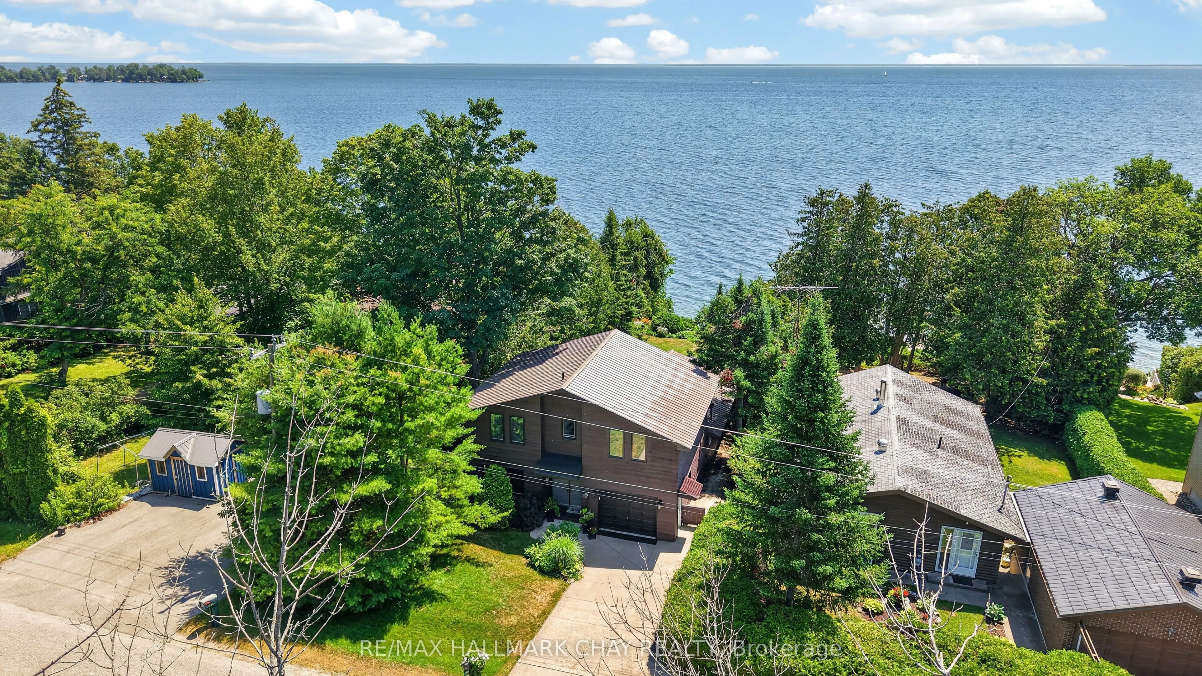 2289 Lakeshore Road E
