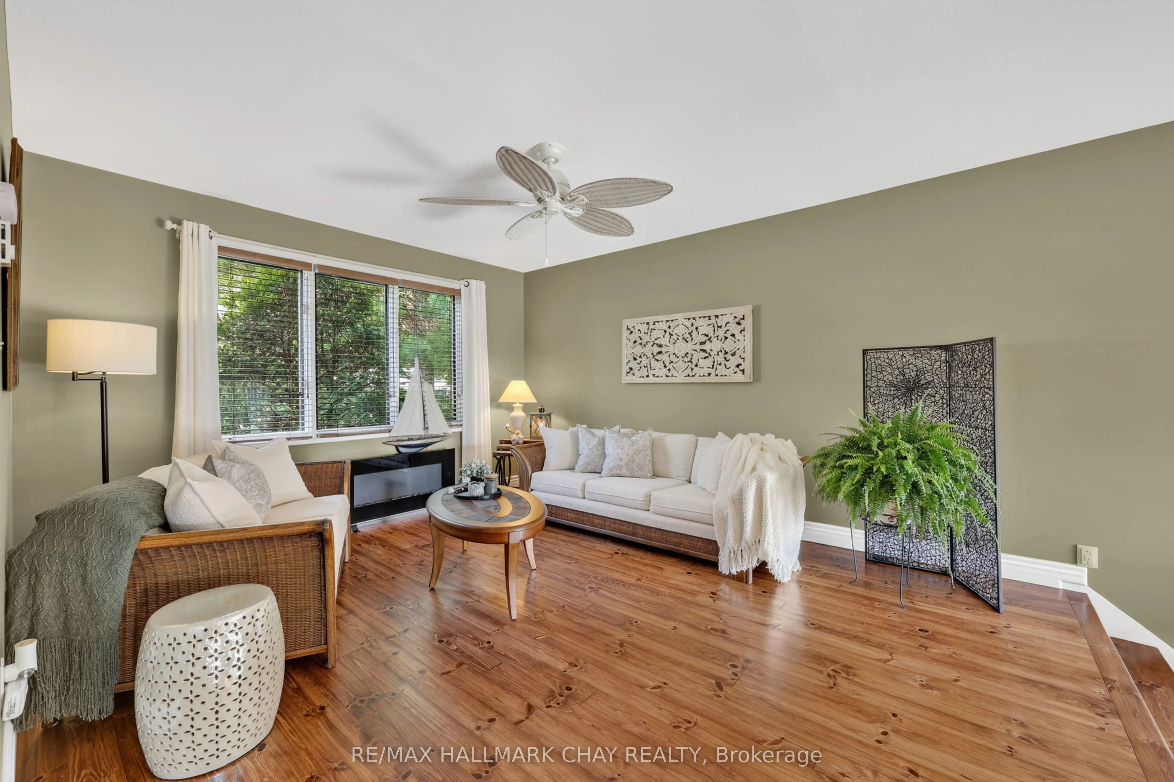 2289 Lakeshore Road E