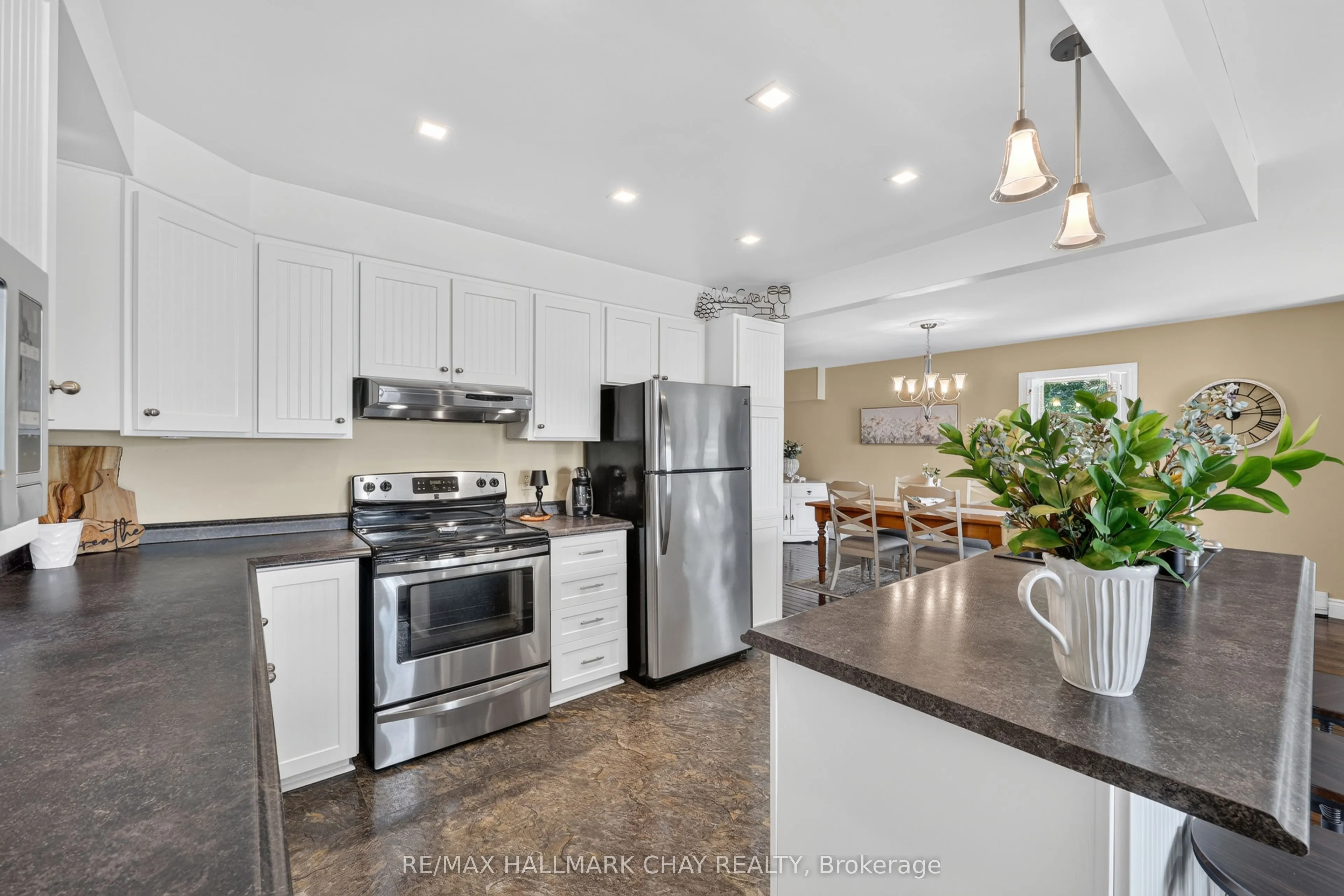 2289 Lakeshore Road E
