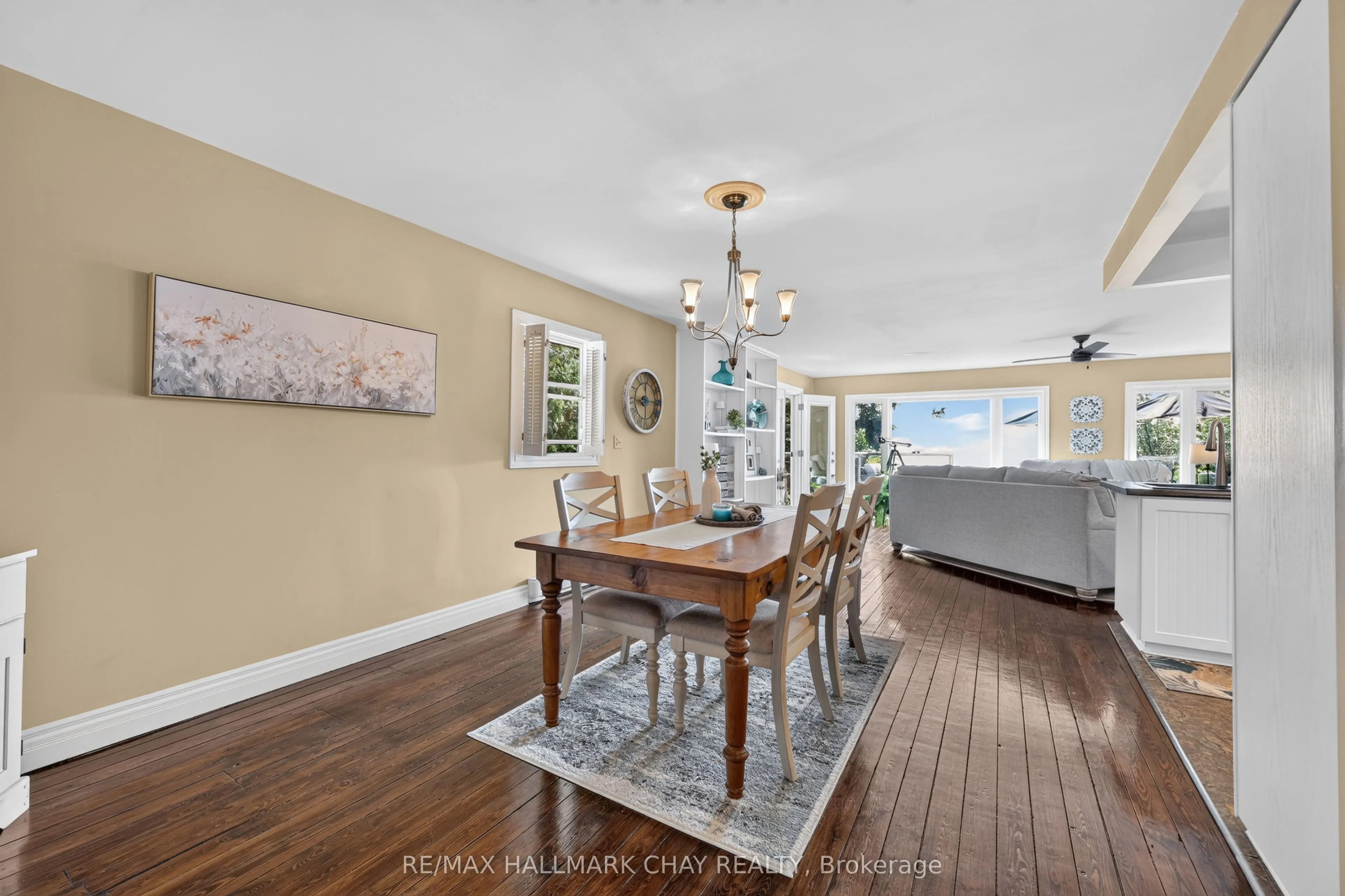 2289 Lakeshore Road E