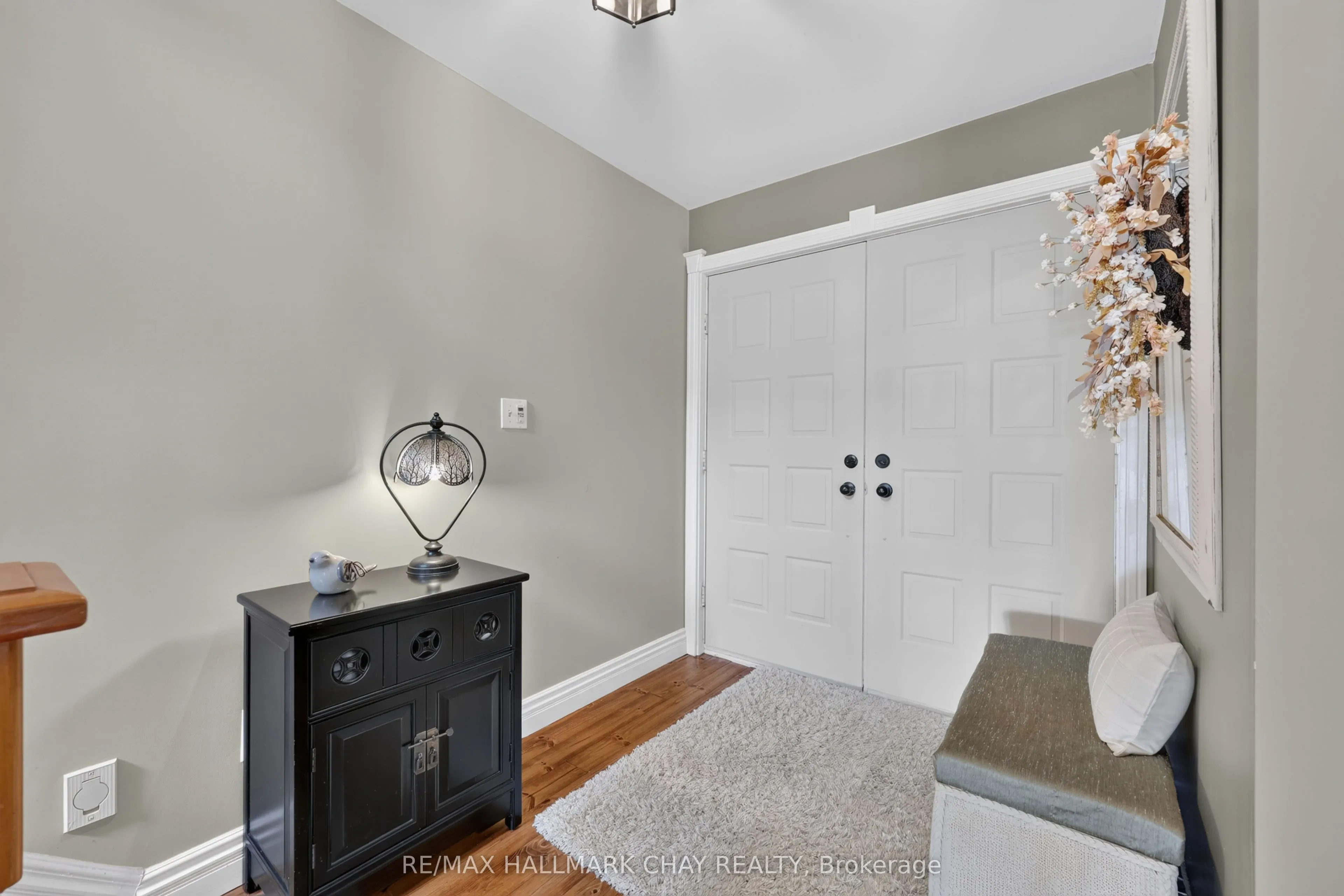 2289 Lakeshore Road E