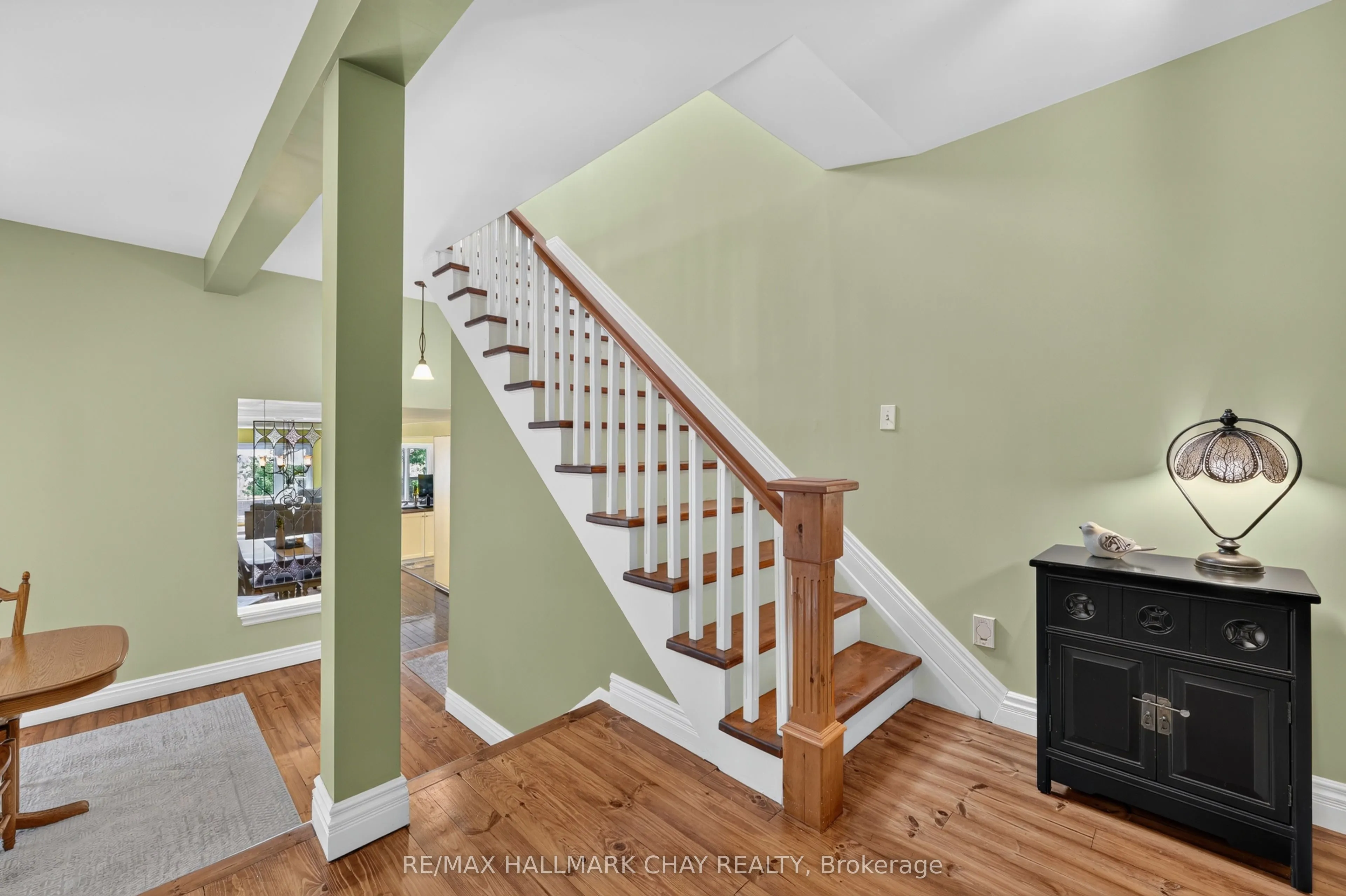 2289 Lakeshore Road E