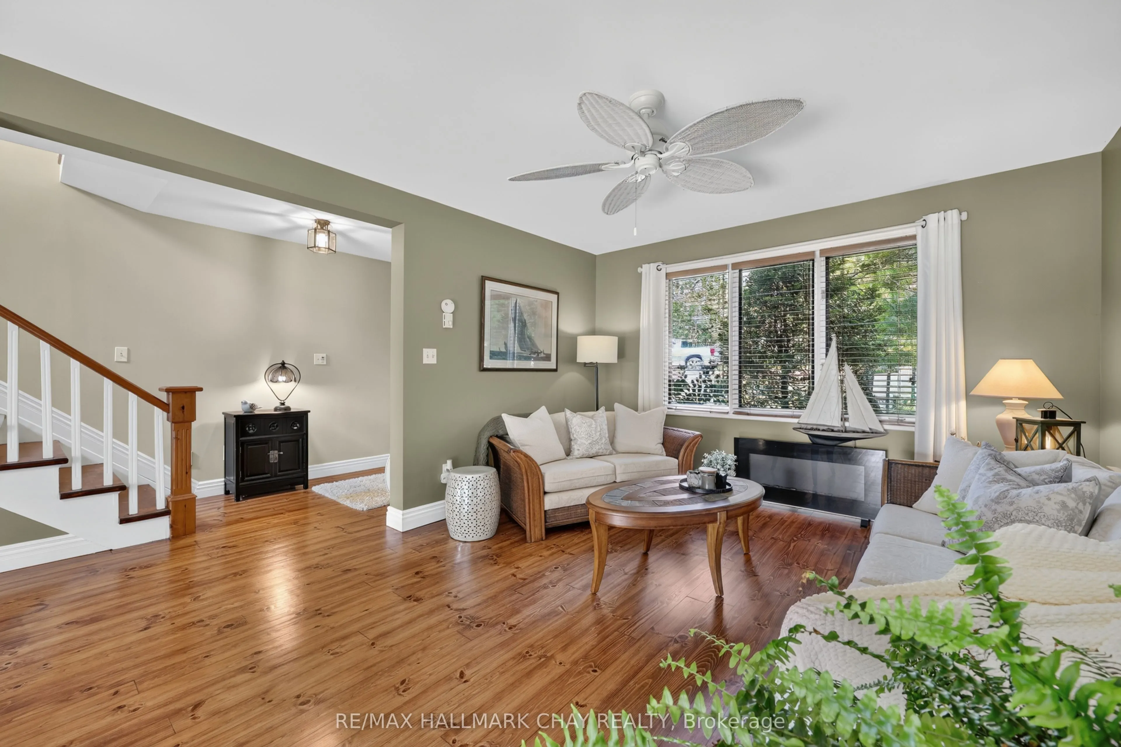 2289 Lakeshore Road E