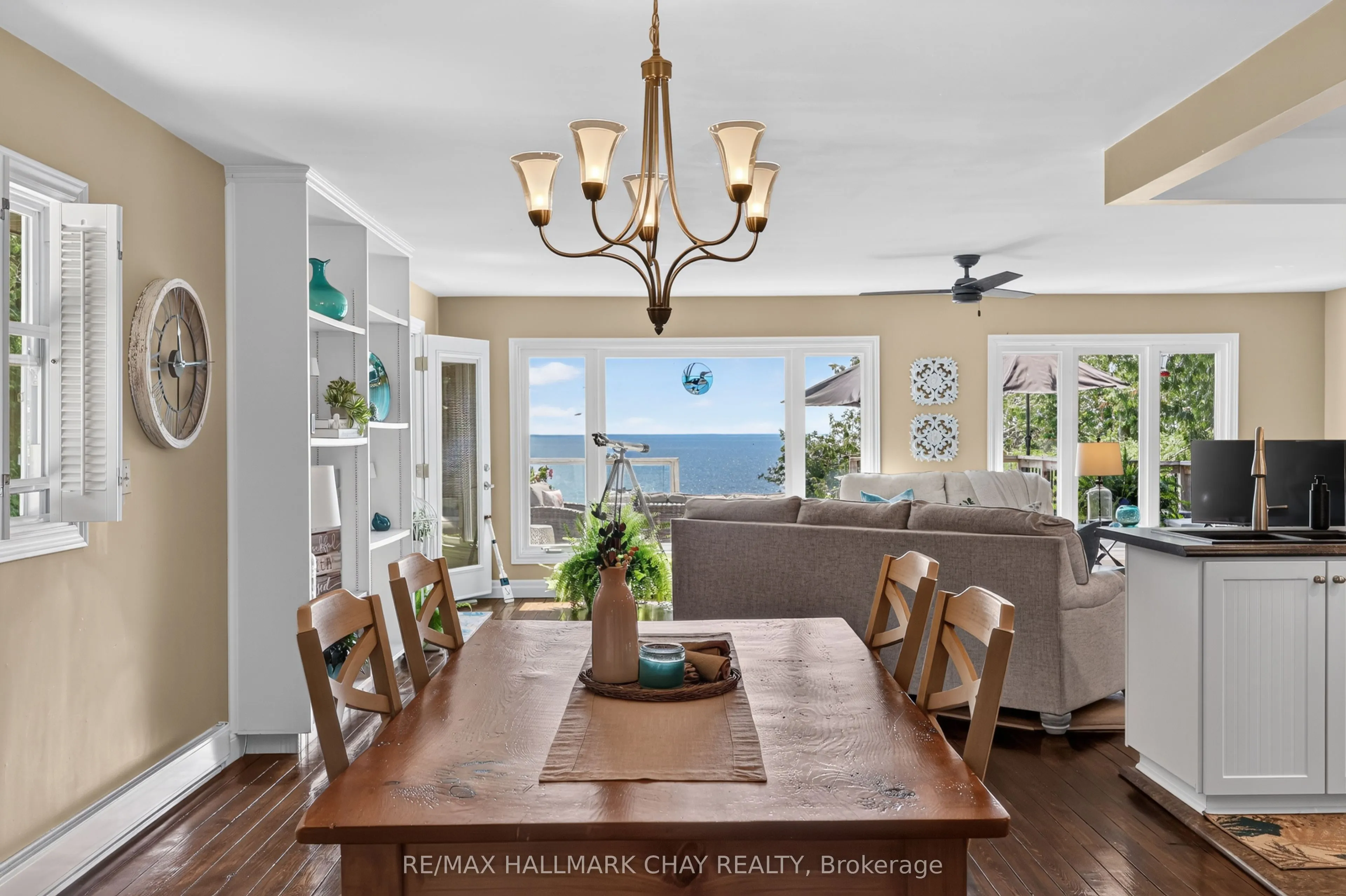 2289 Lakeshore Road E