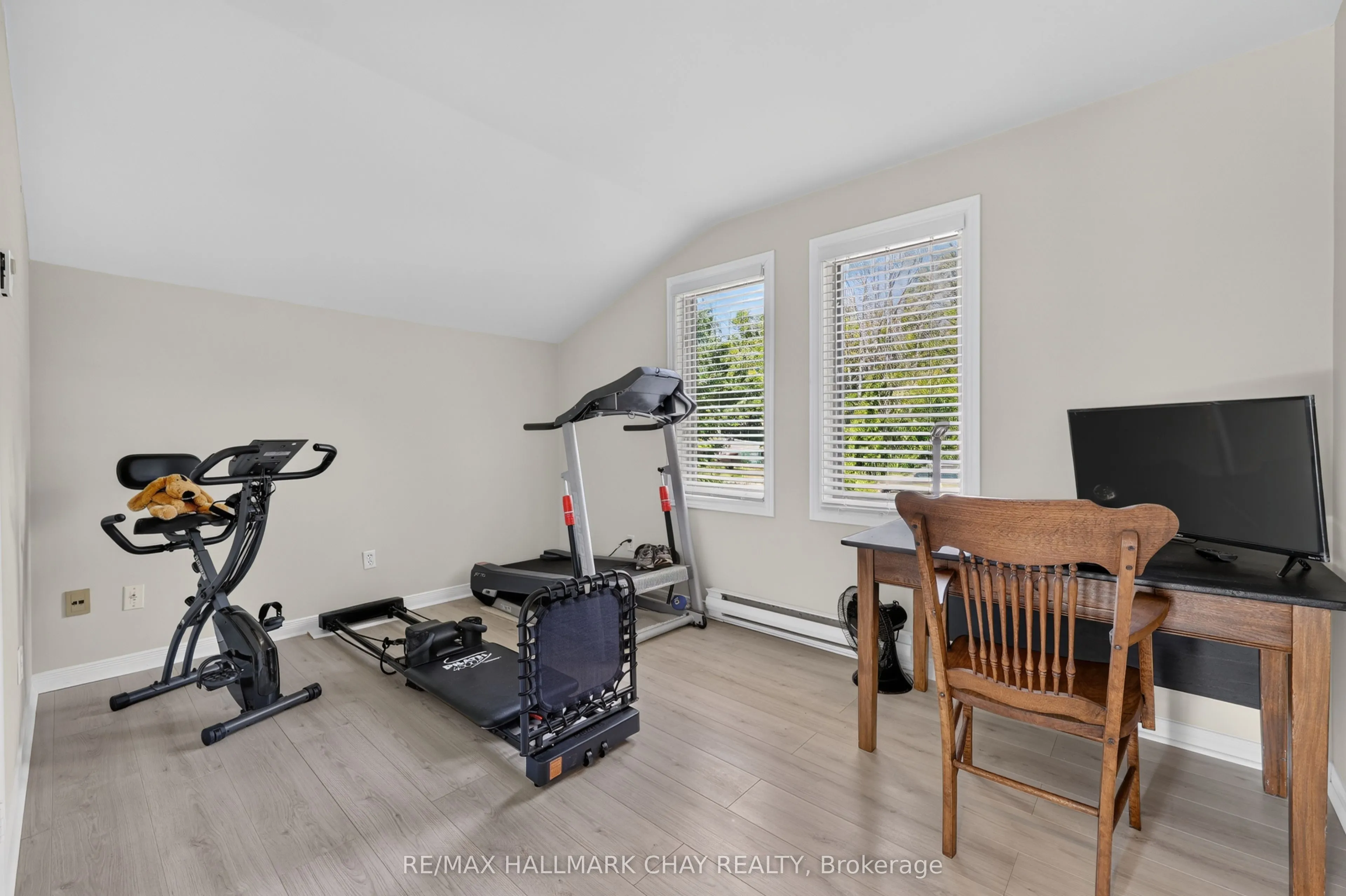 2289 Lakeshore Road E