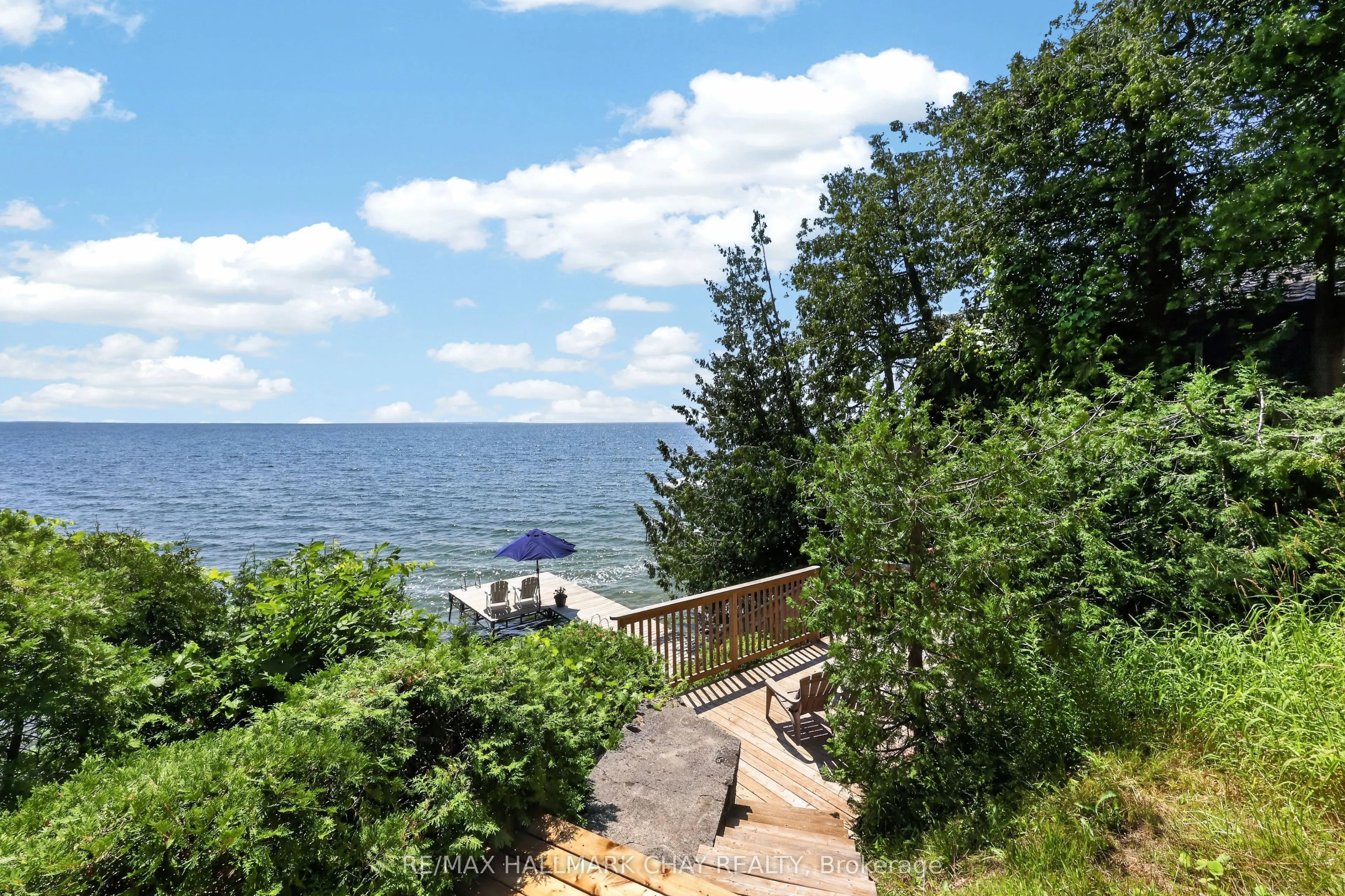 2289 Lakeshore Road E