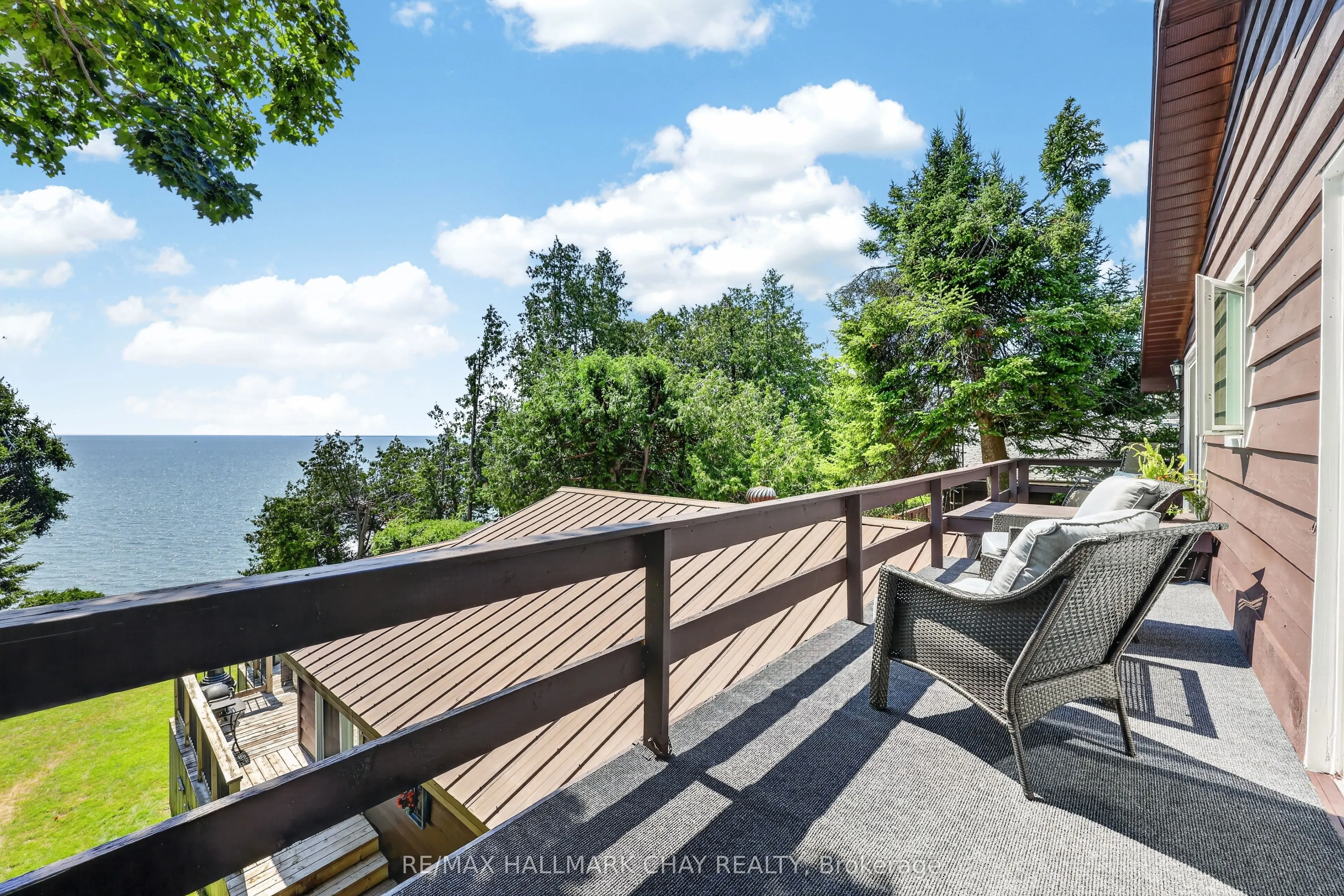 2289 Lakeshore Road E