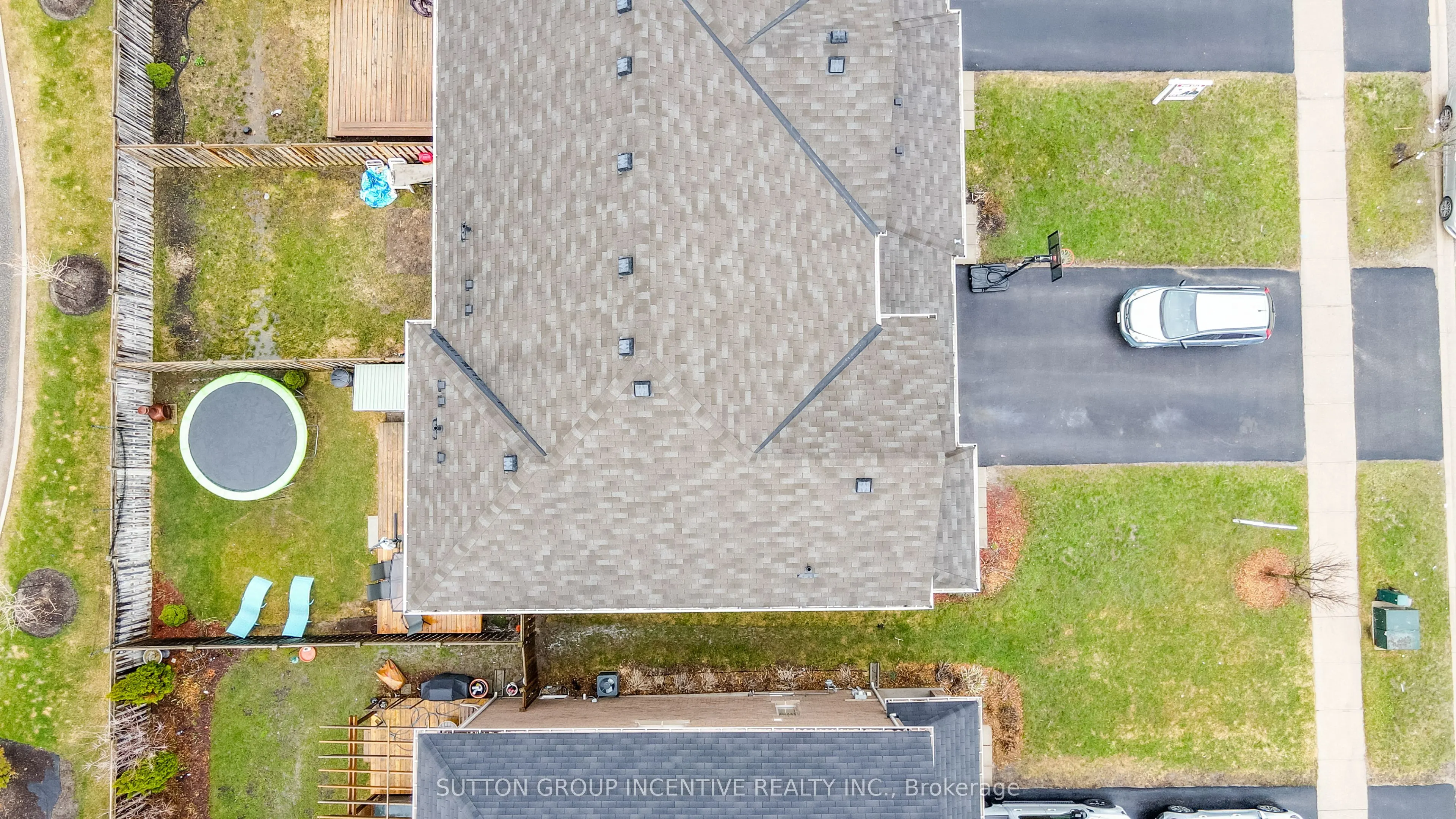 52 Snelgrove Crescent