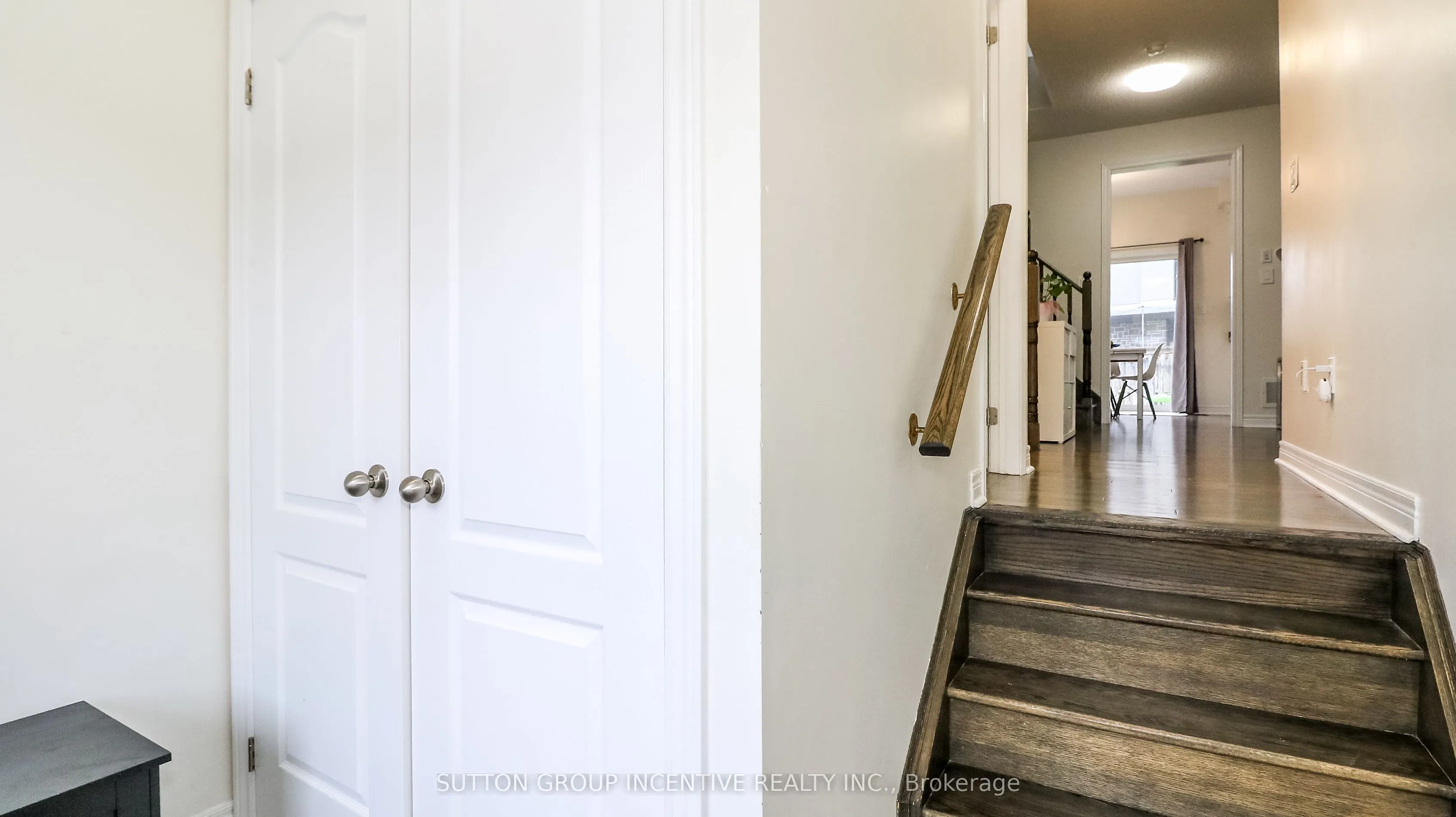 52 Snelgrove Crescent