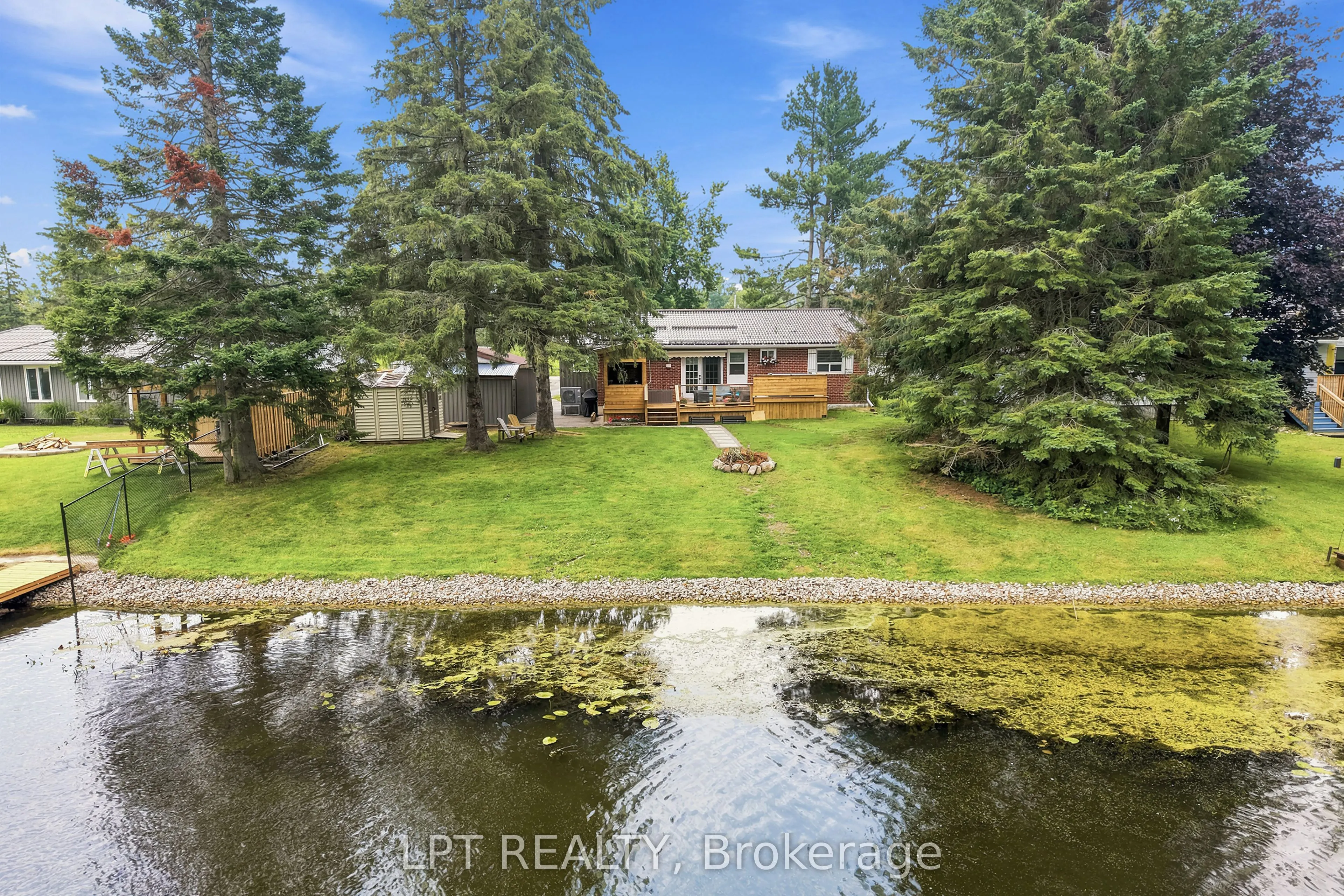 2628 Westshore Crescent