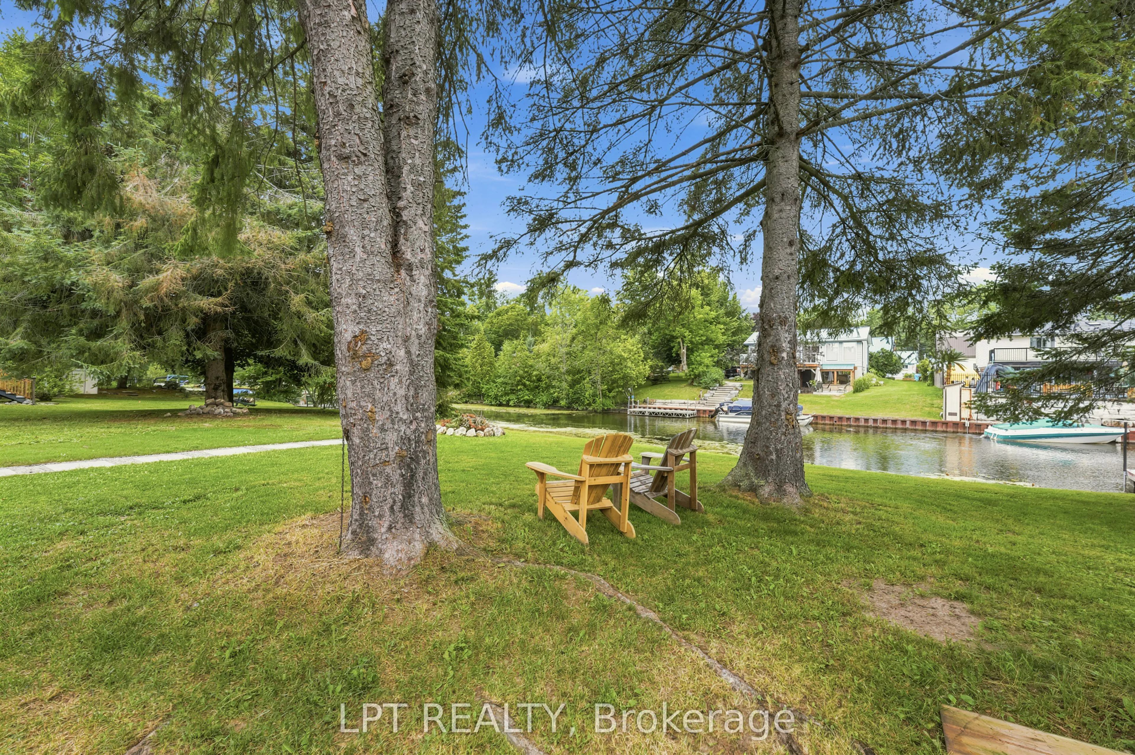 2628 Westshore Crescent