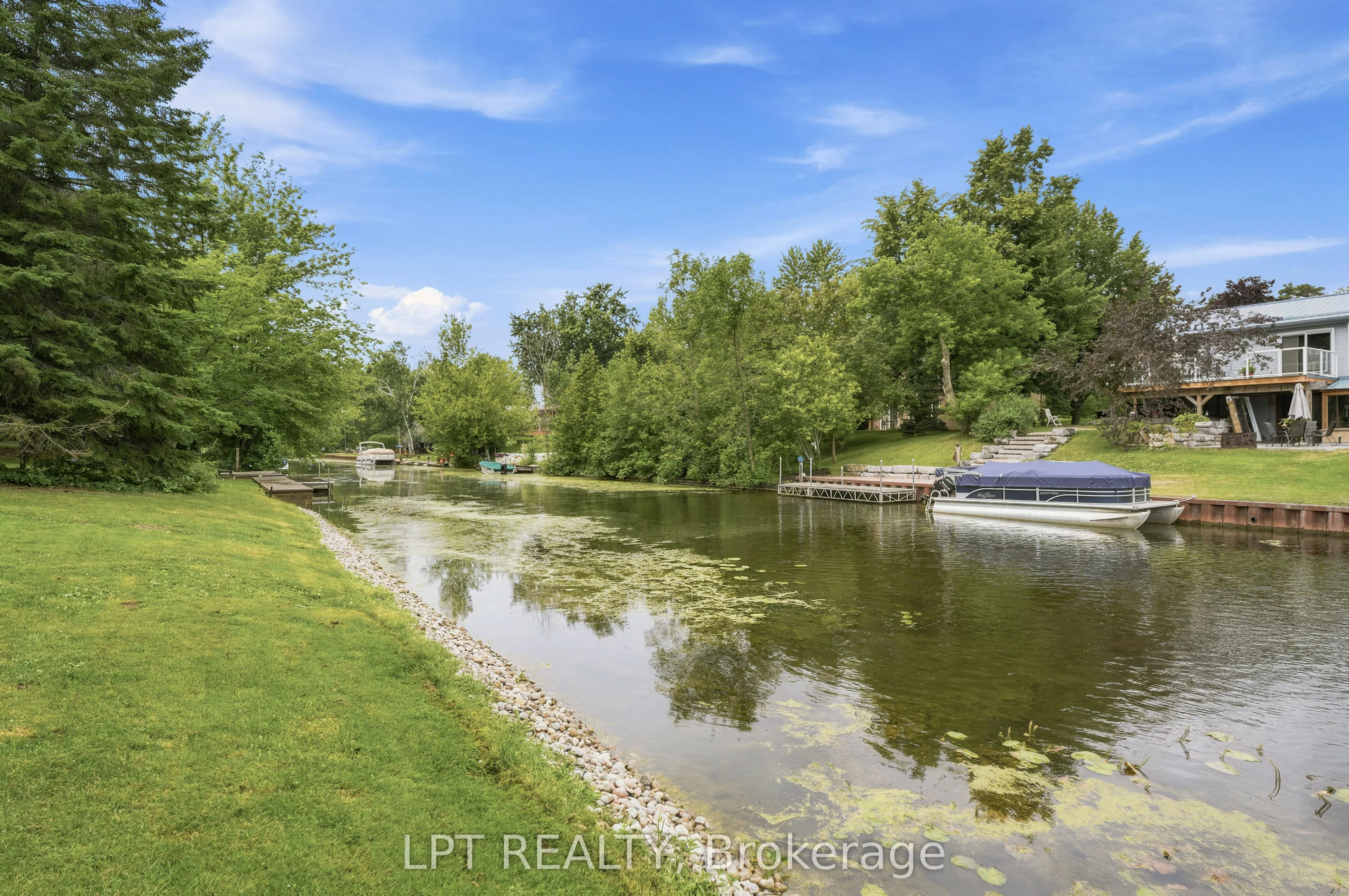 2628 Westshore Crescent