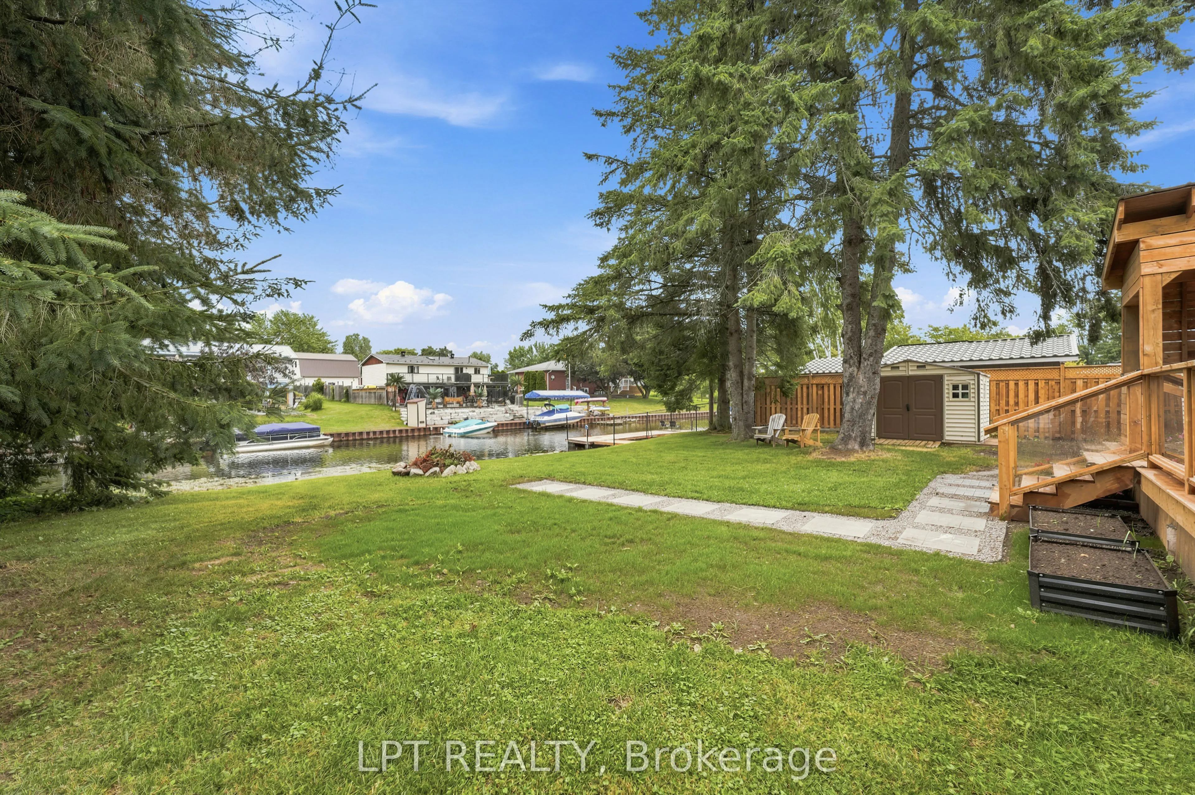 2628 Westshore Crescent