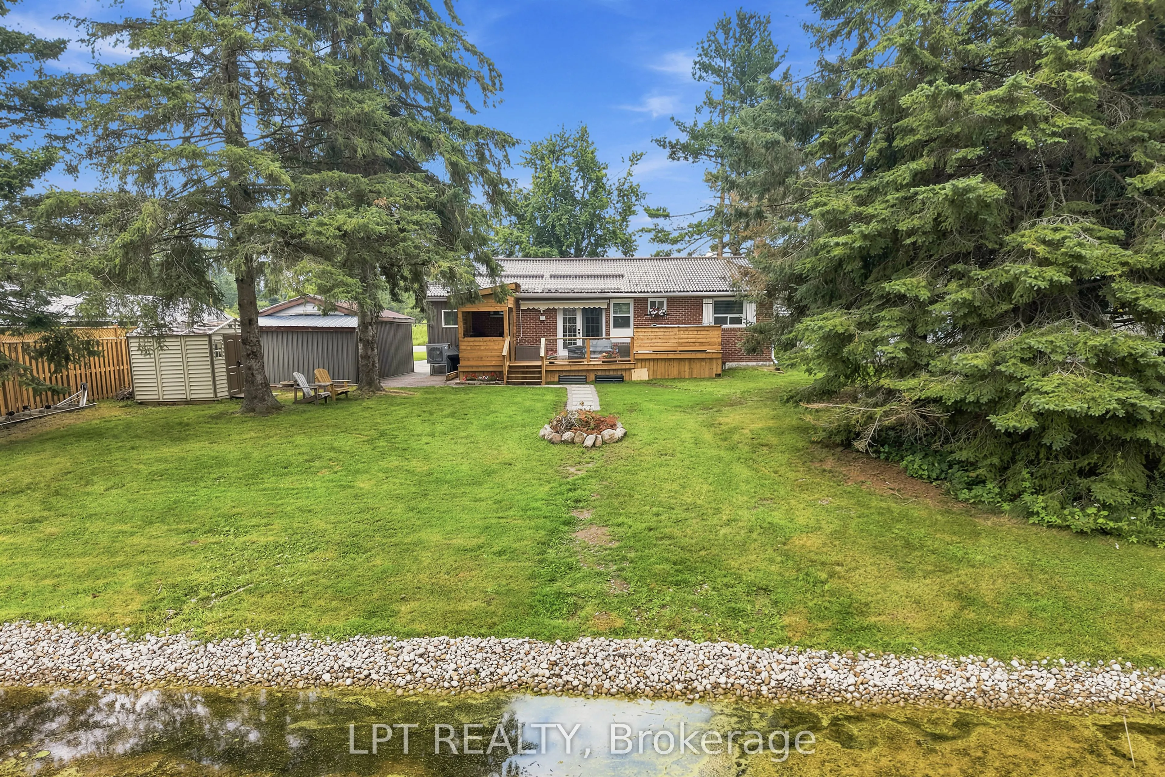 2628 Westshore Crescent