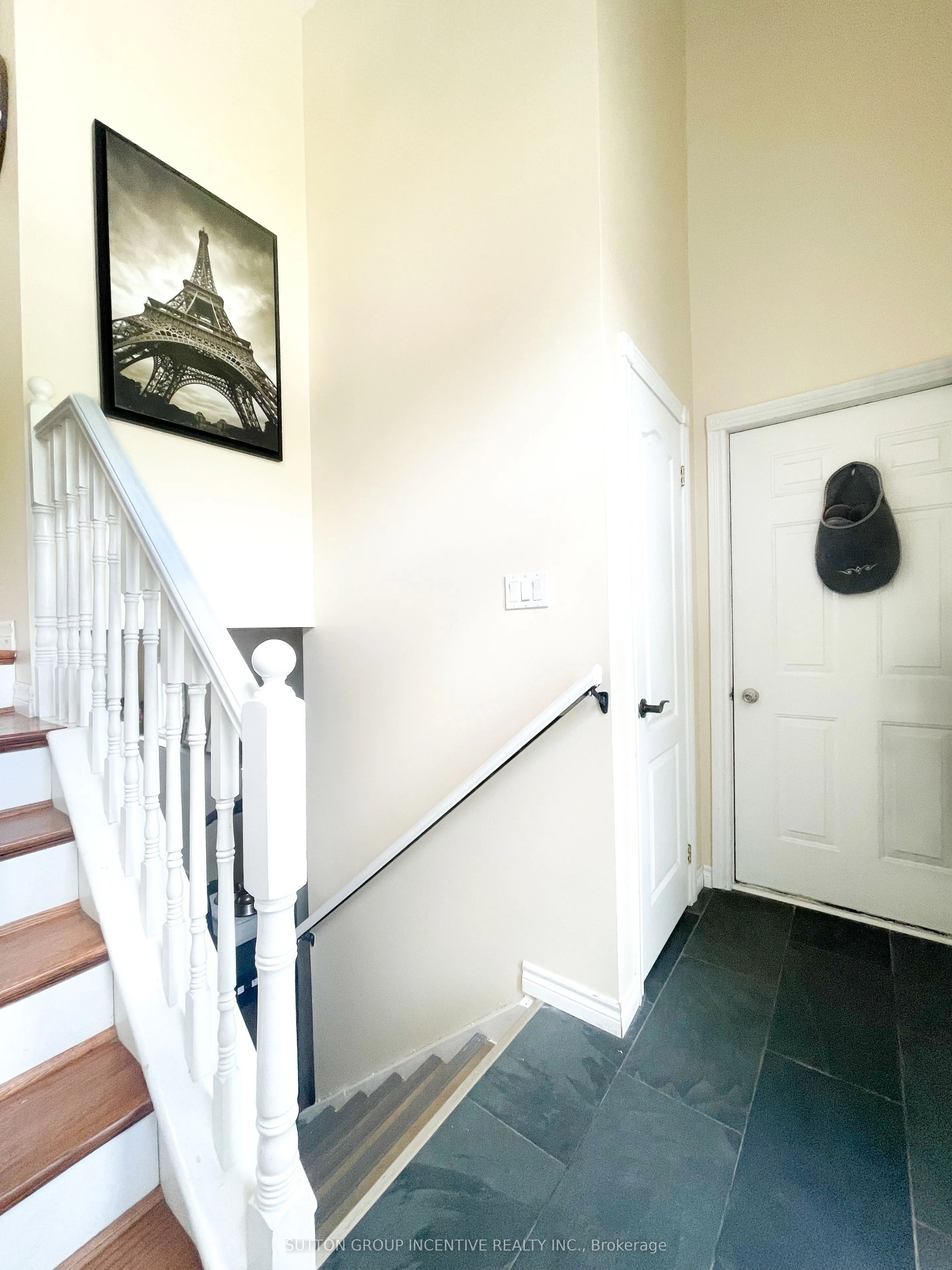 48 Wesley Avenue