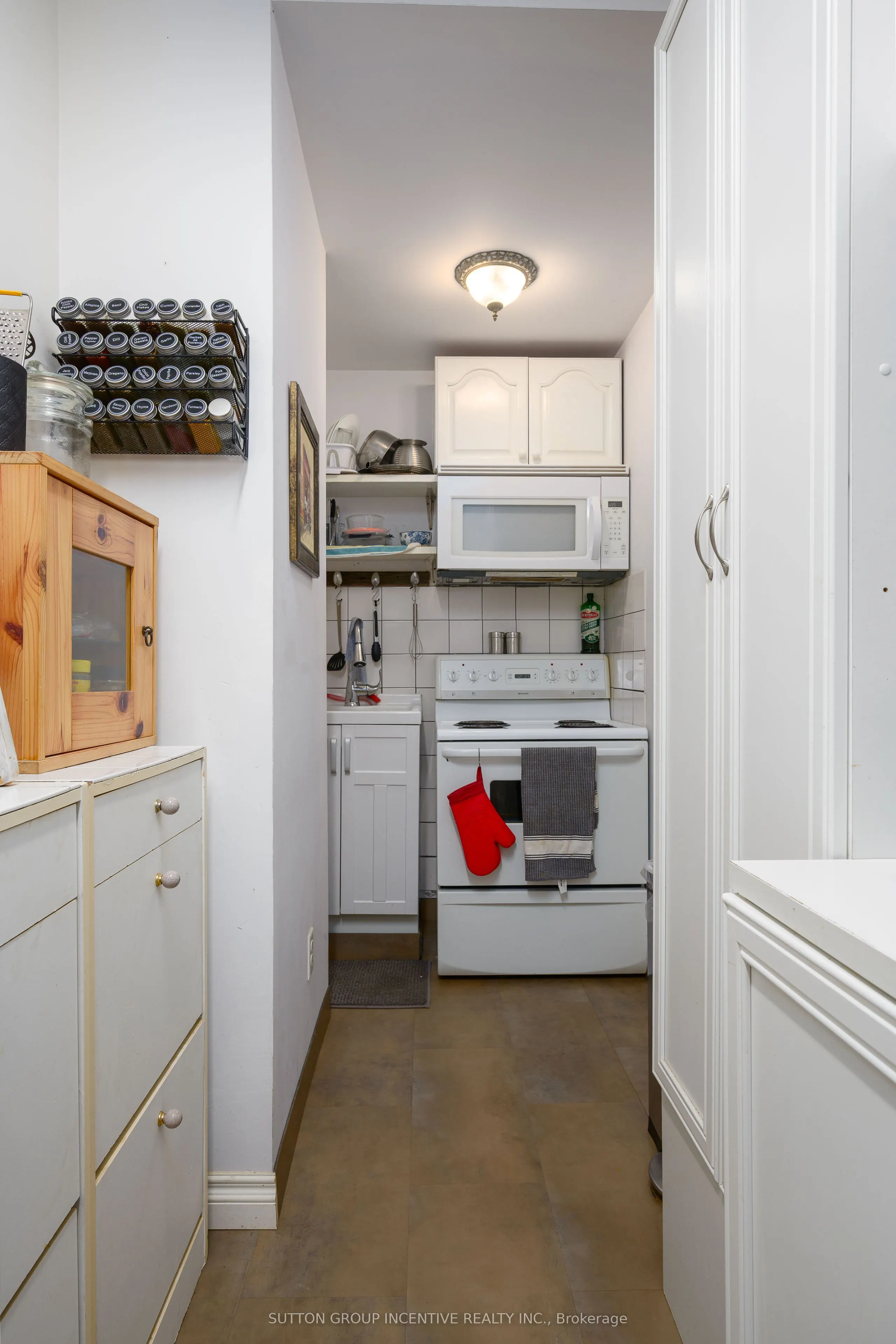 48 Wesley Avenue