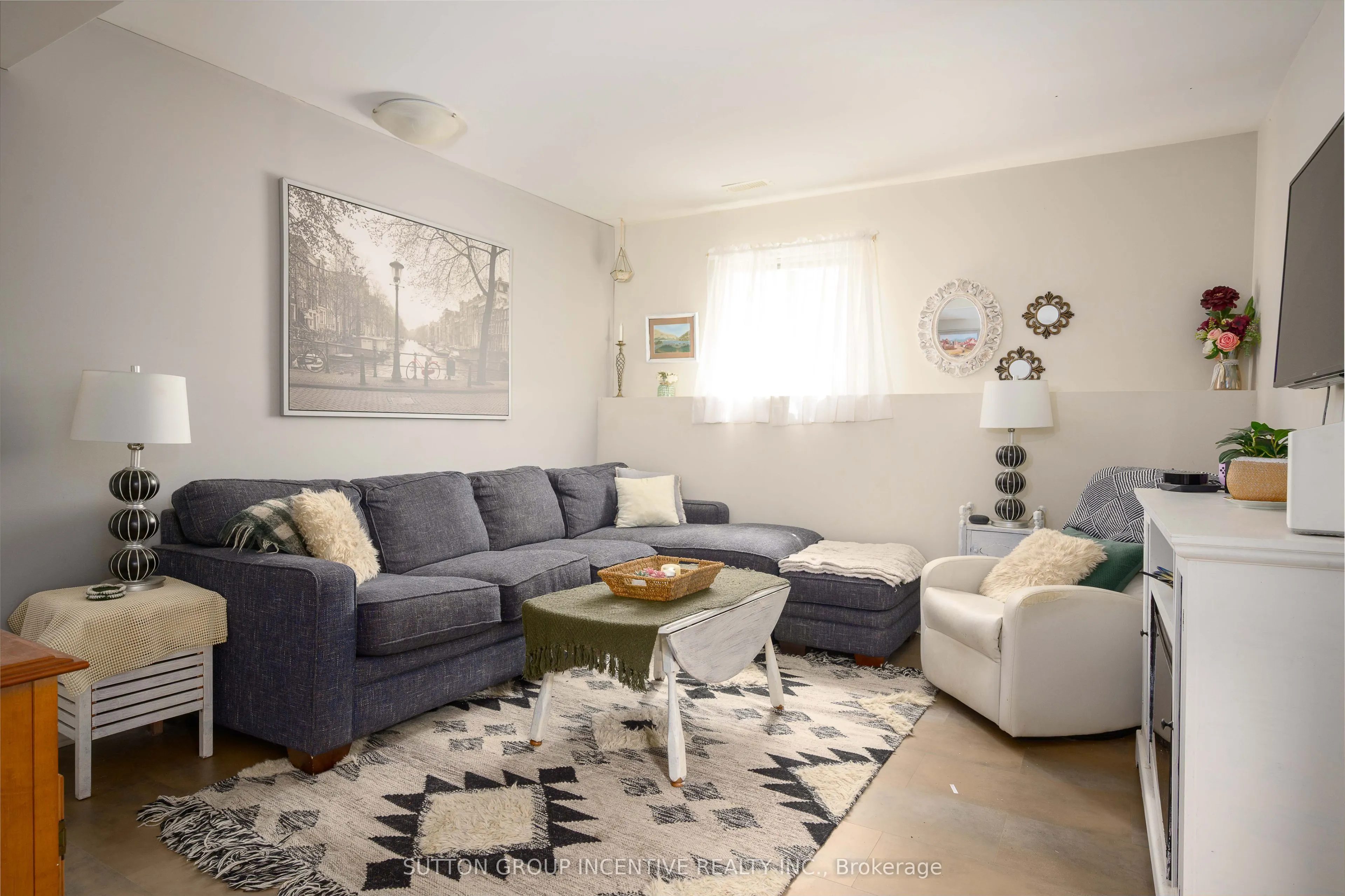 48 Wesley Avenue
