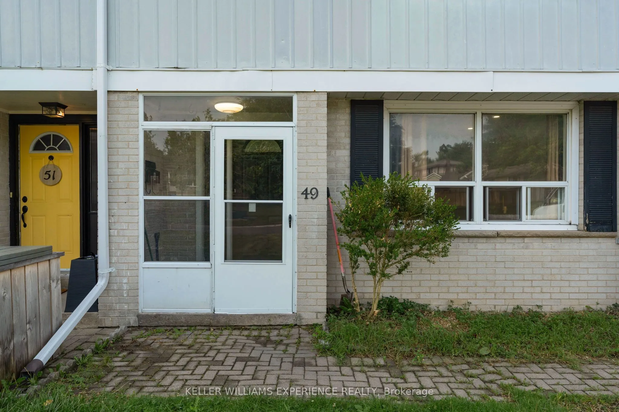 49 Daphne Crescent