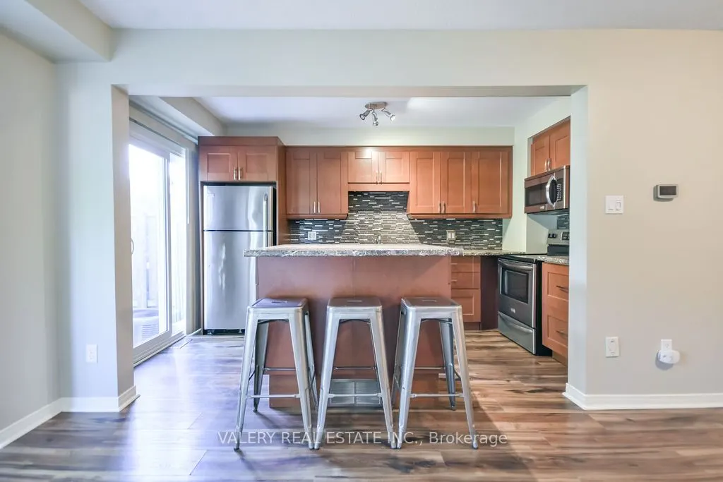 492 Laclie Street #14