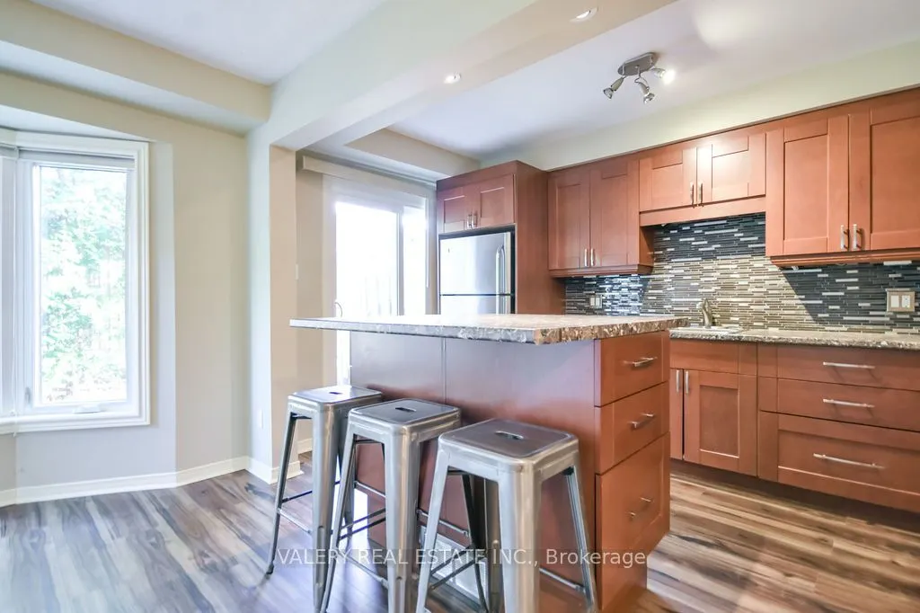 492 Laclie Street #14