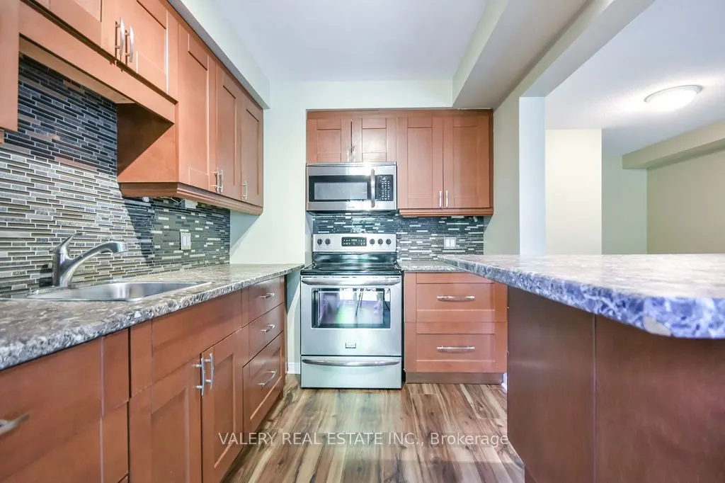 492 Laclie Street #14