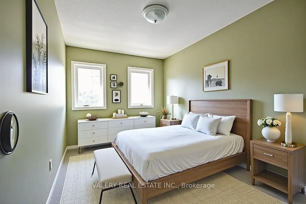 492 Laclie Street #14