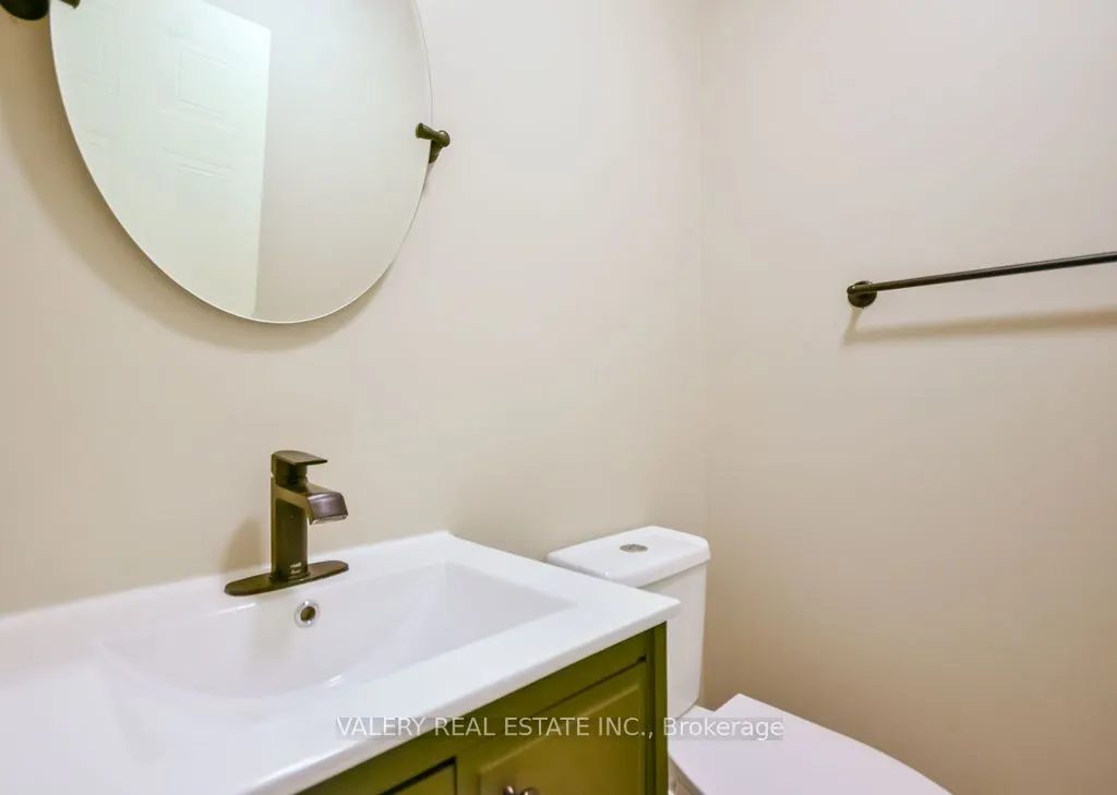 492 Laclie Street #14