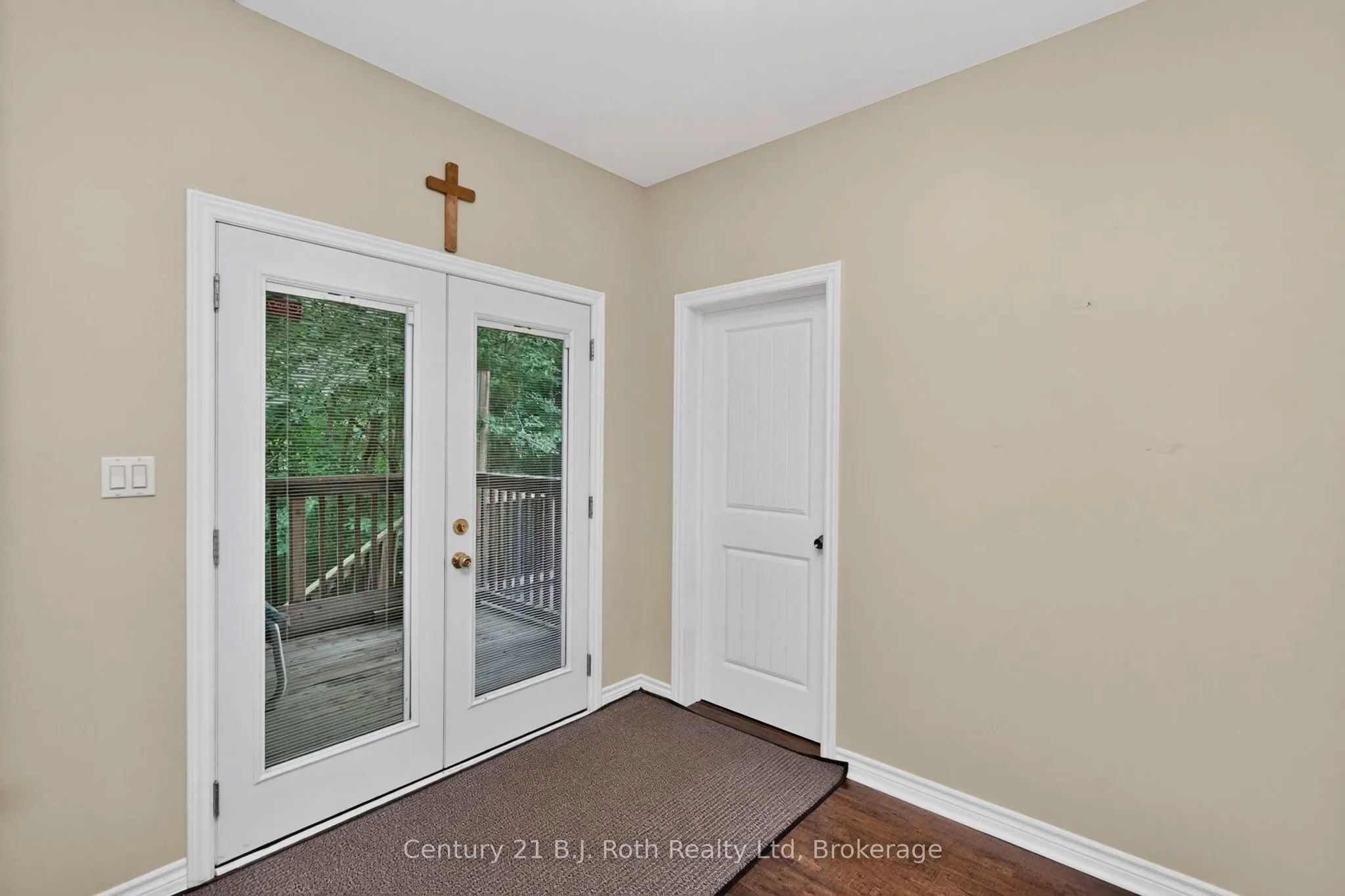 11 Rue Karola Road
