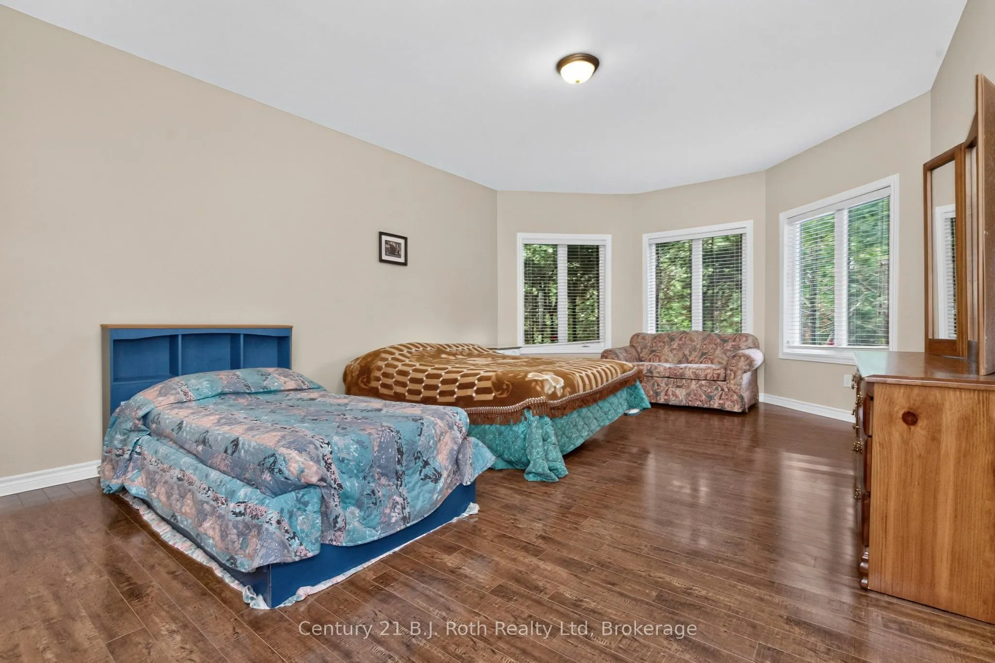 11 Rue Karola Road