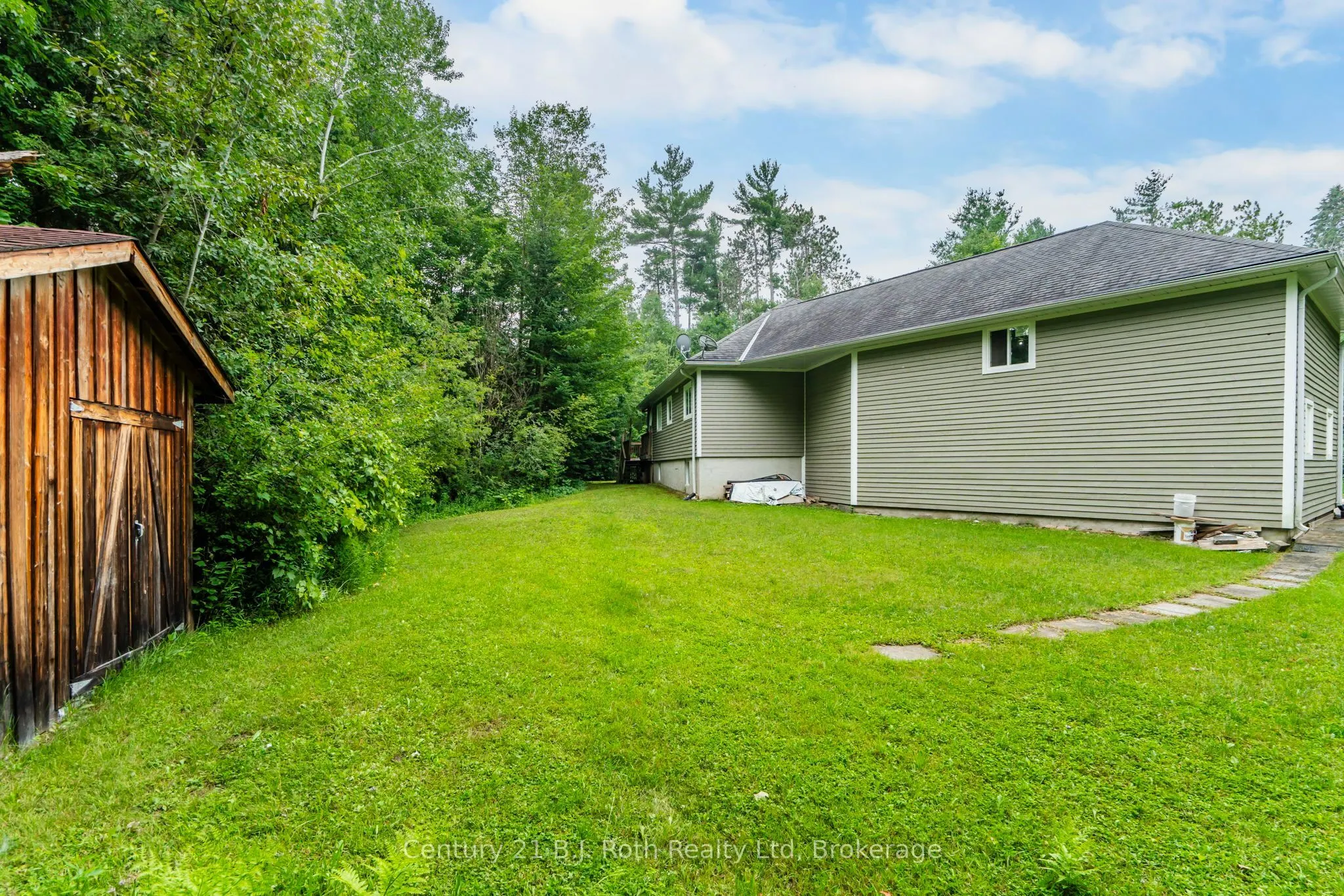 11 Rue Karola Road