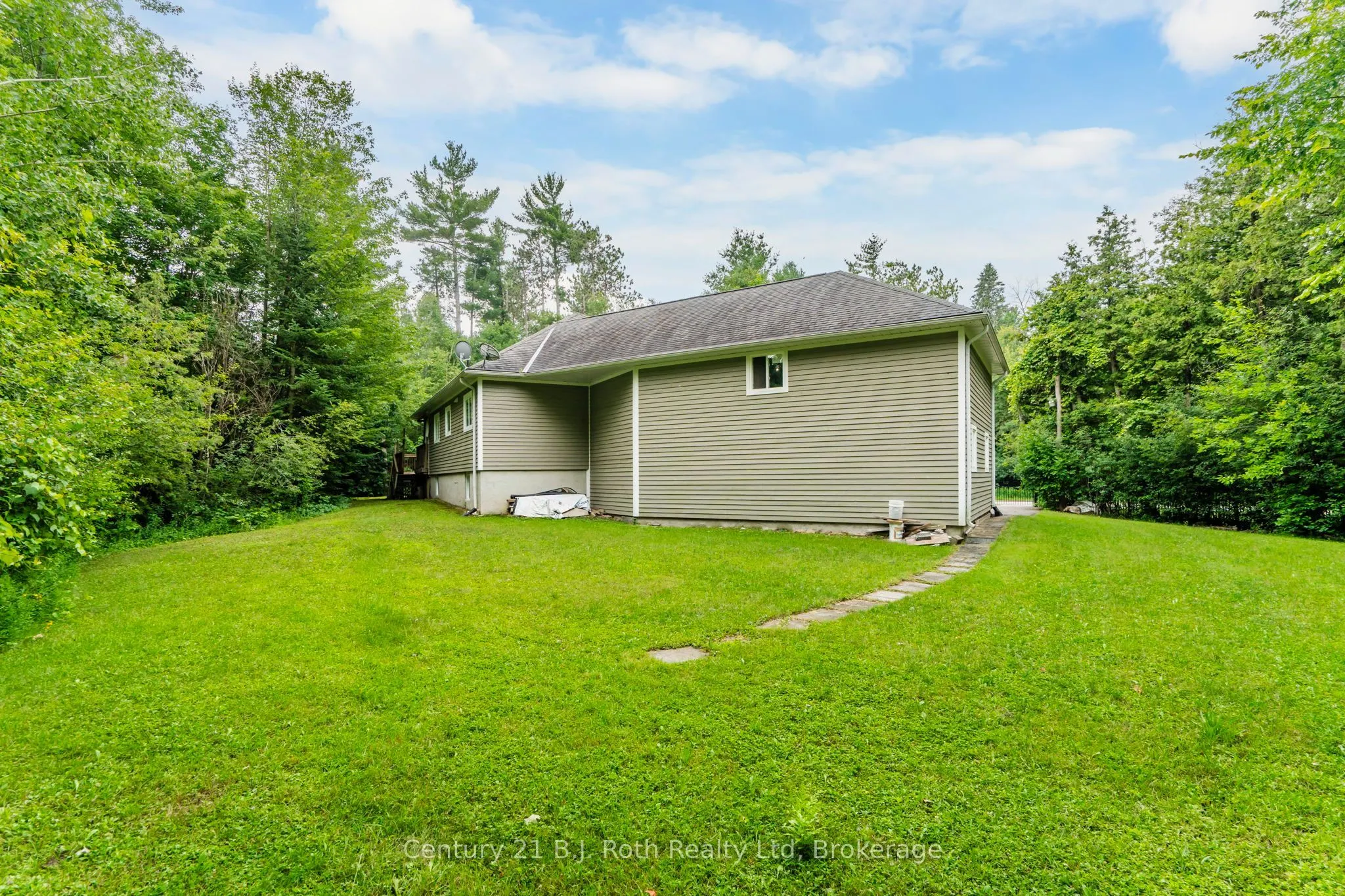 11 Rue Karola Road