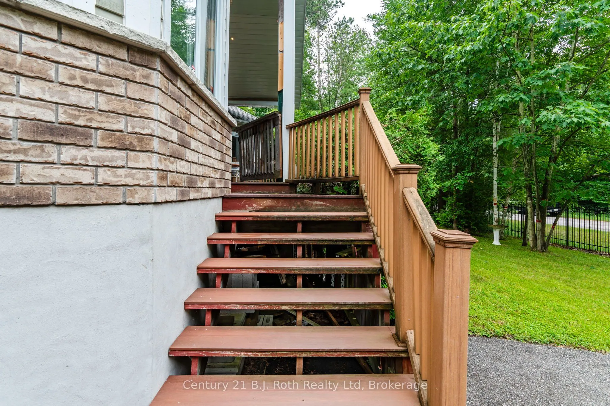 11 Rue Karola Road