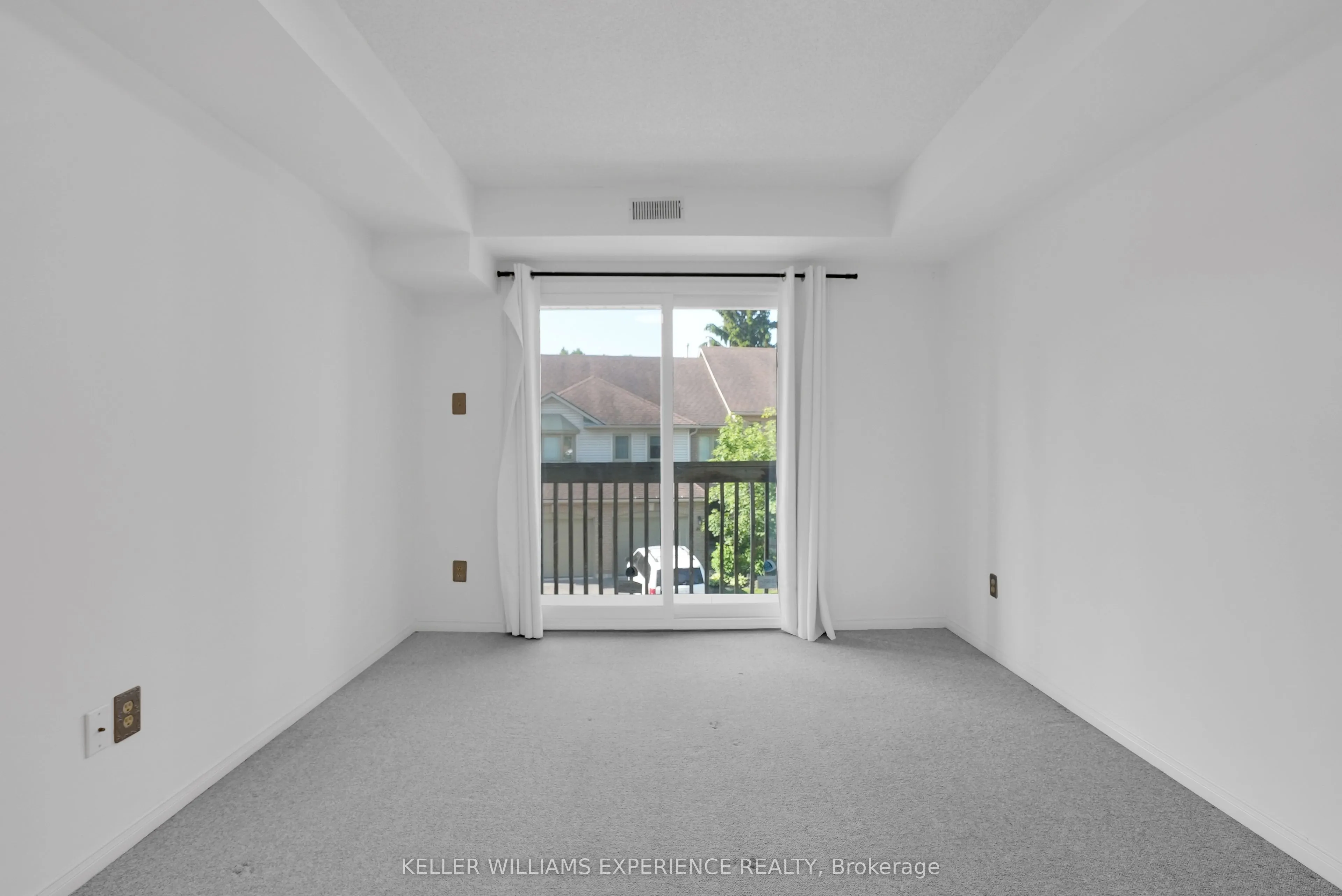 492 Laclie Street #204