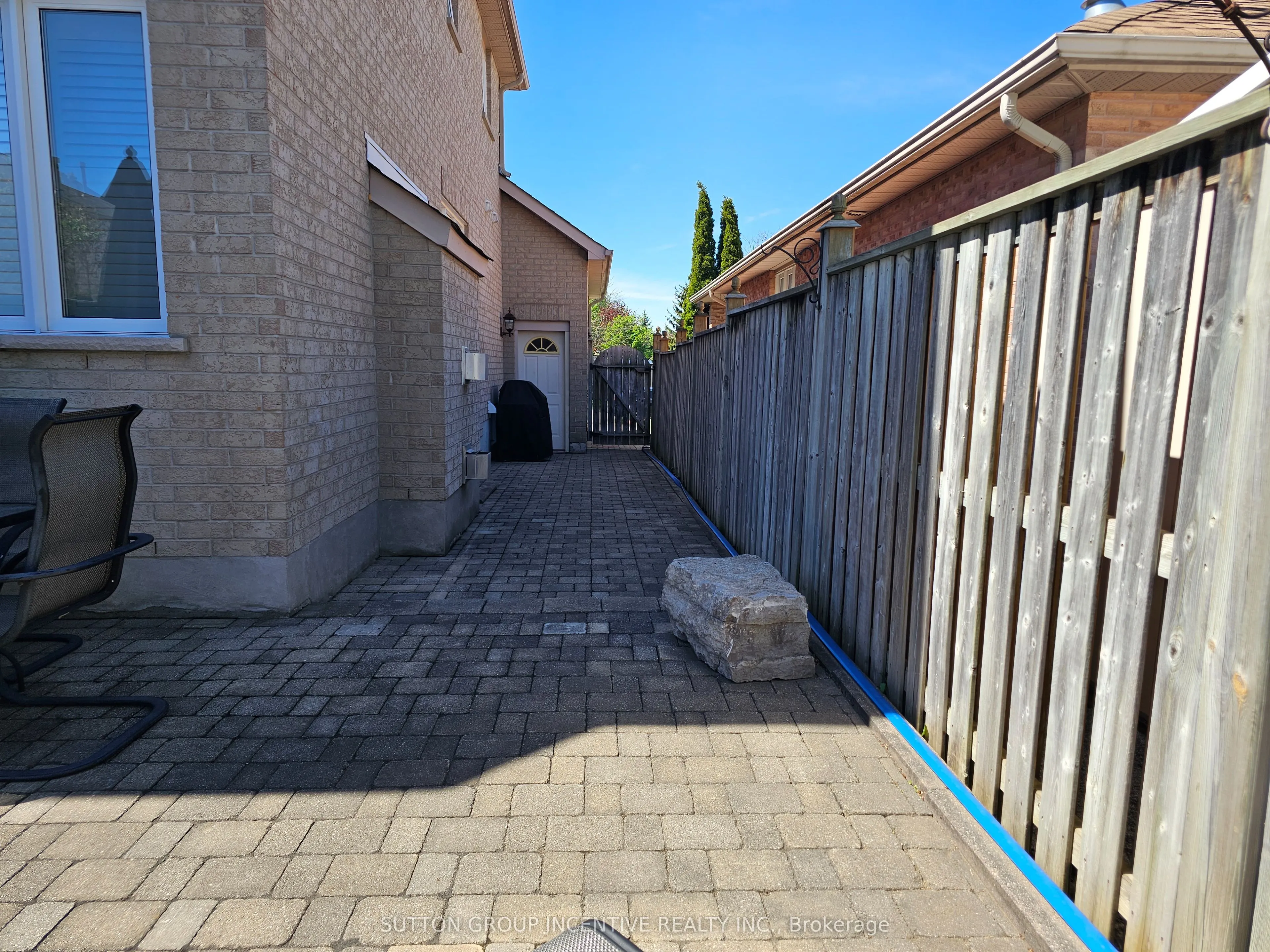 4 Chantal Street