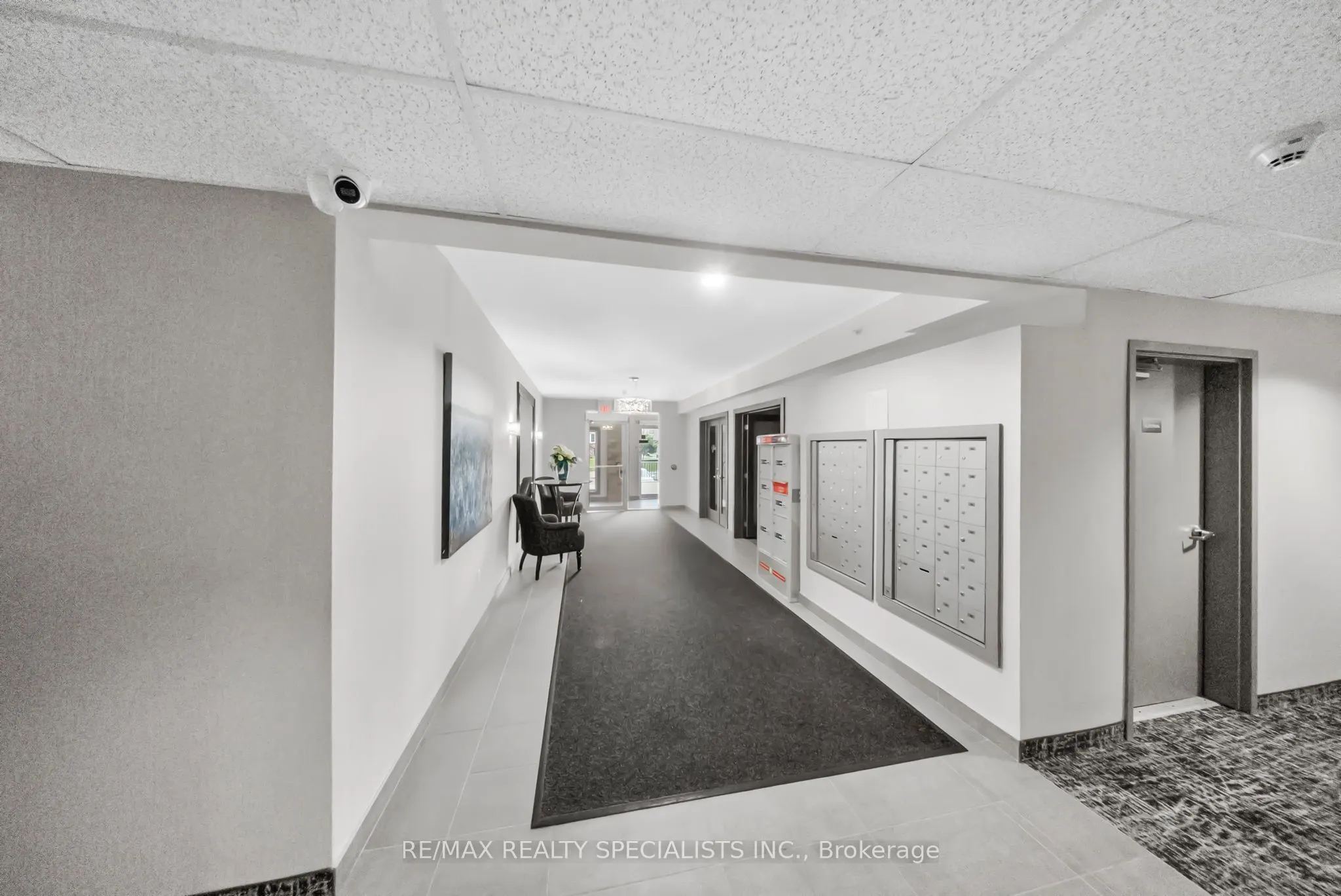 41 Ferndale Drive S #408