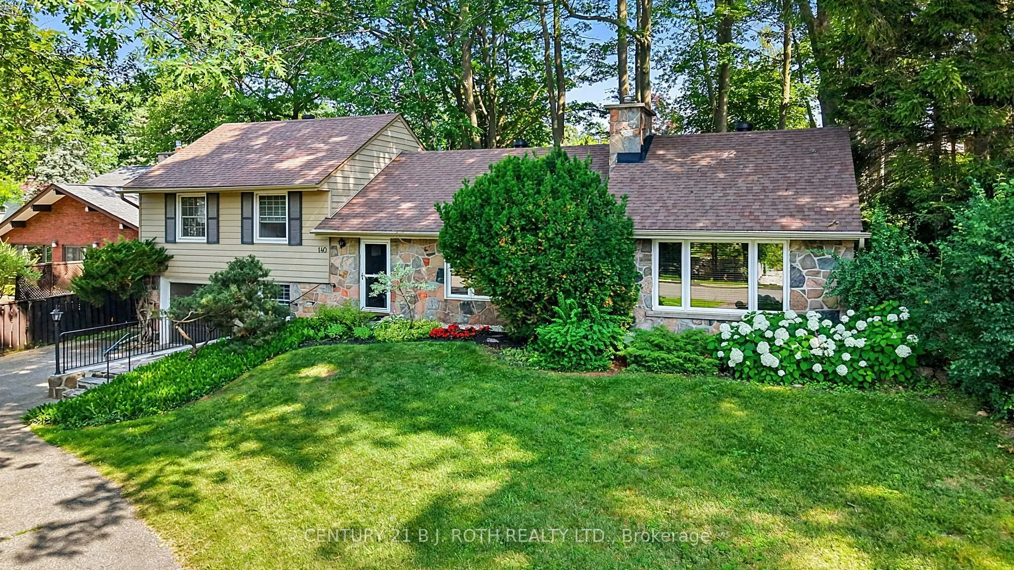 140 Shanty Bay Road