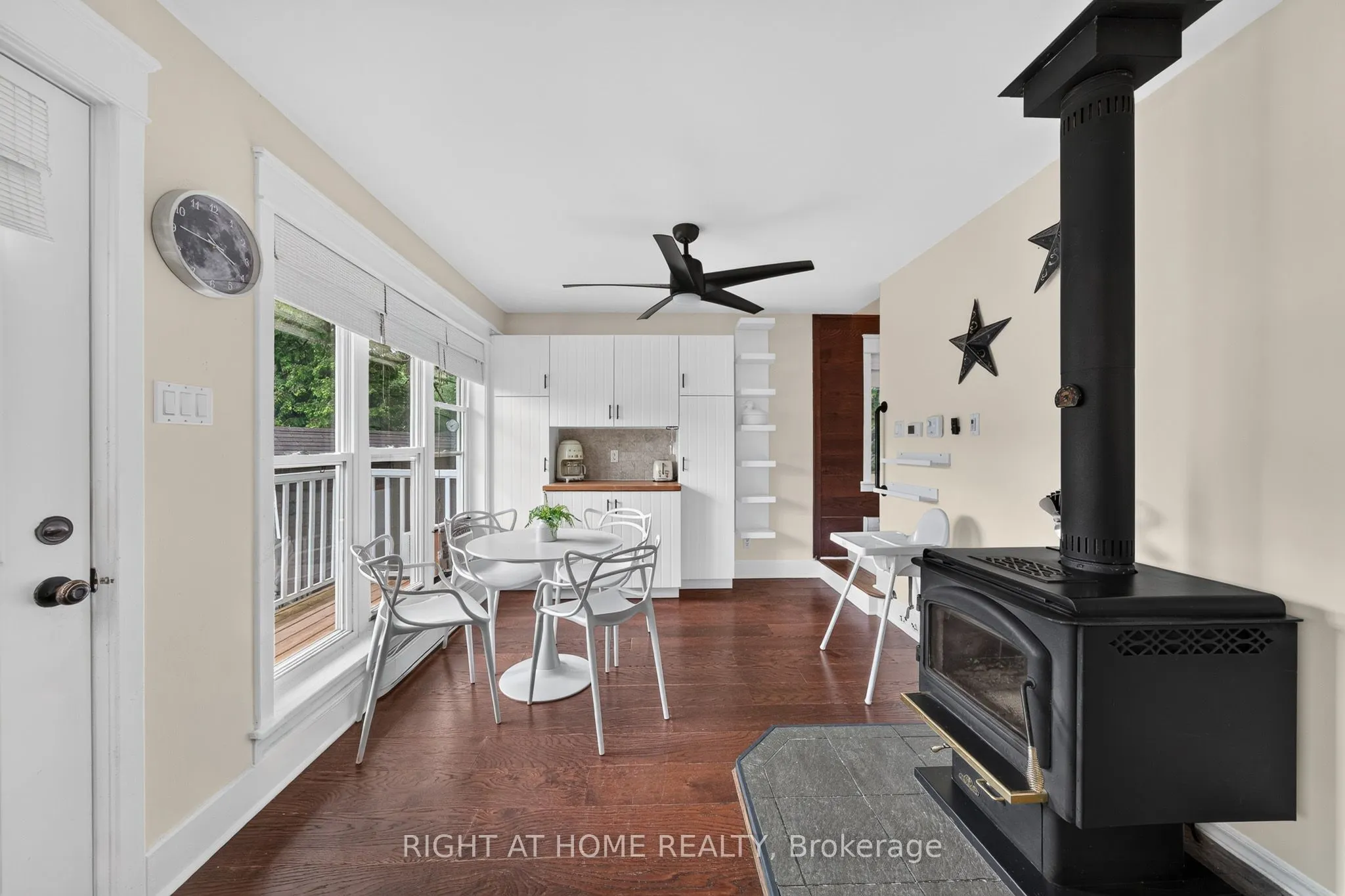 3583 Riverdale Drive