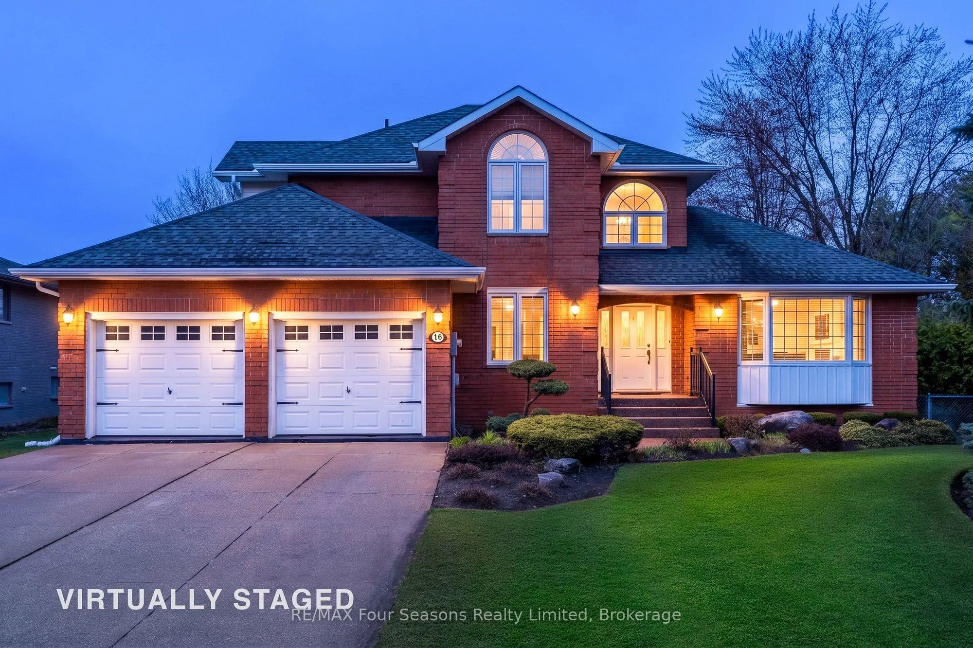 16 Carmichael Crescent