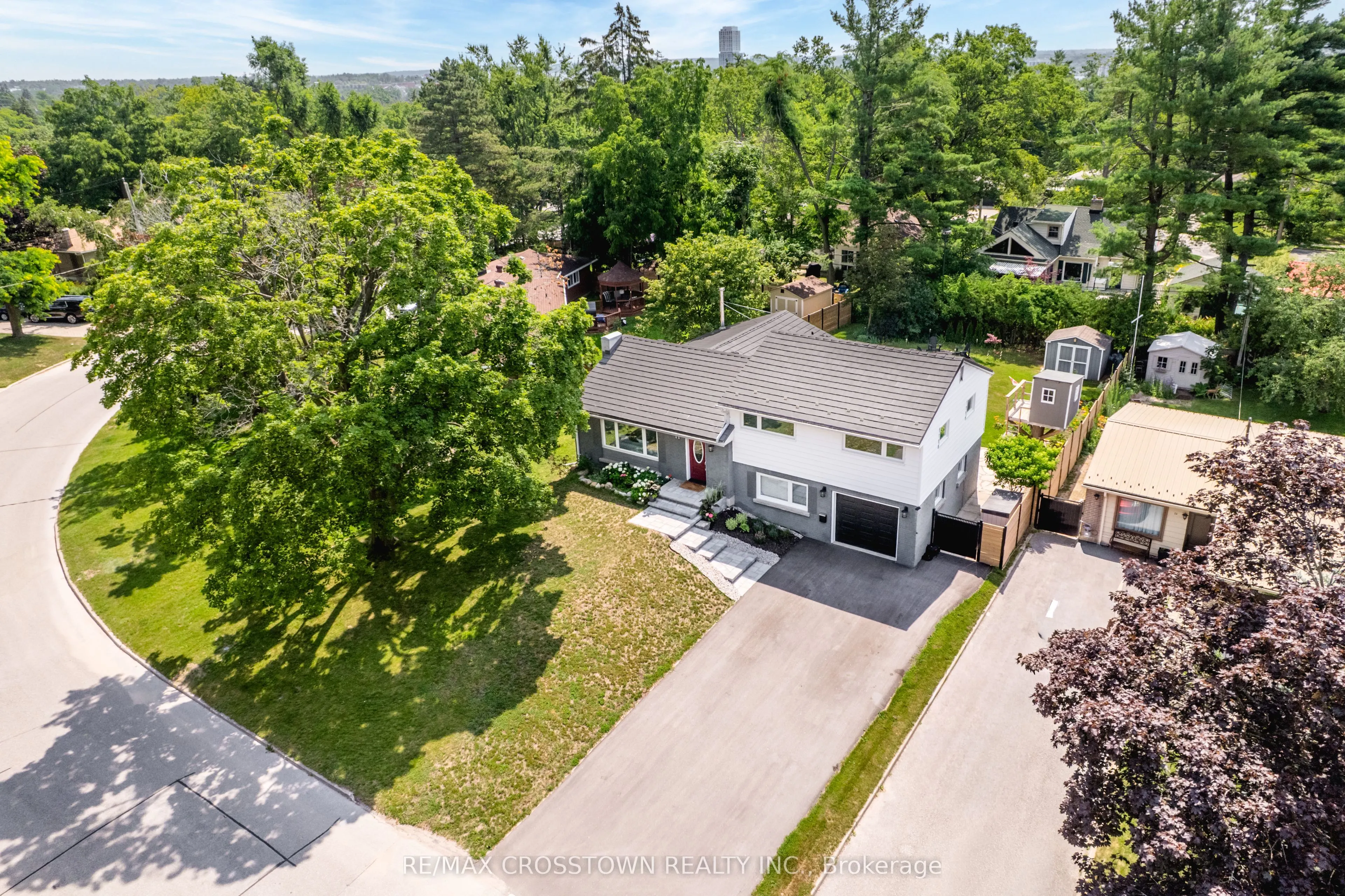11 Castle Drive