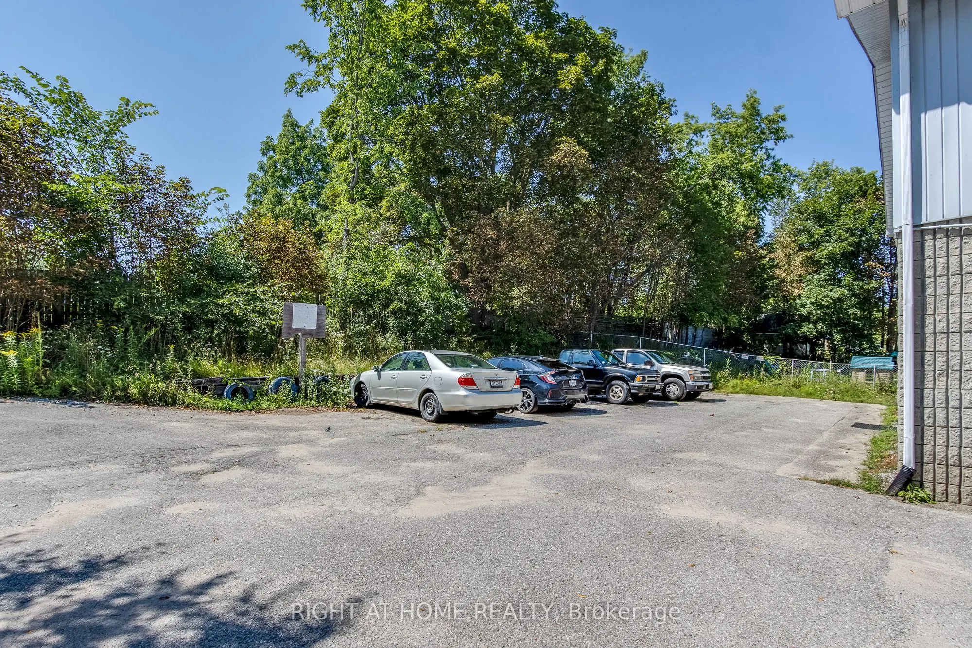 770 Fourth Avenue
