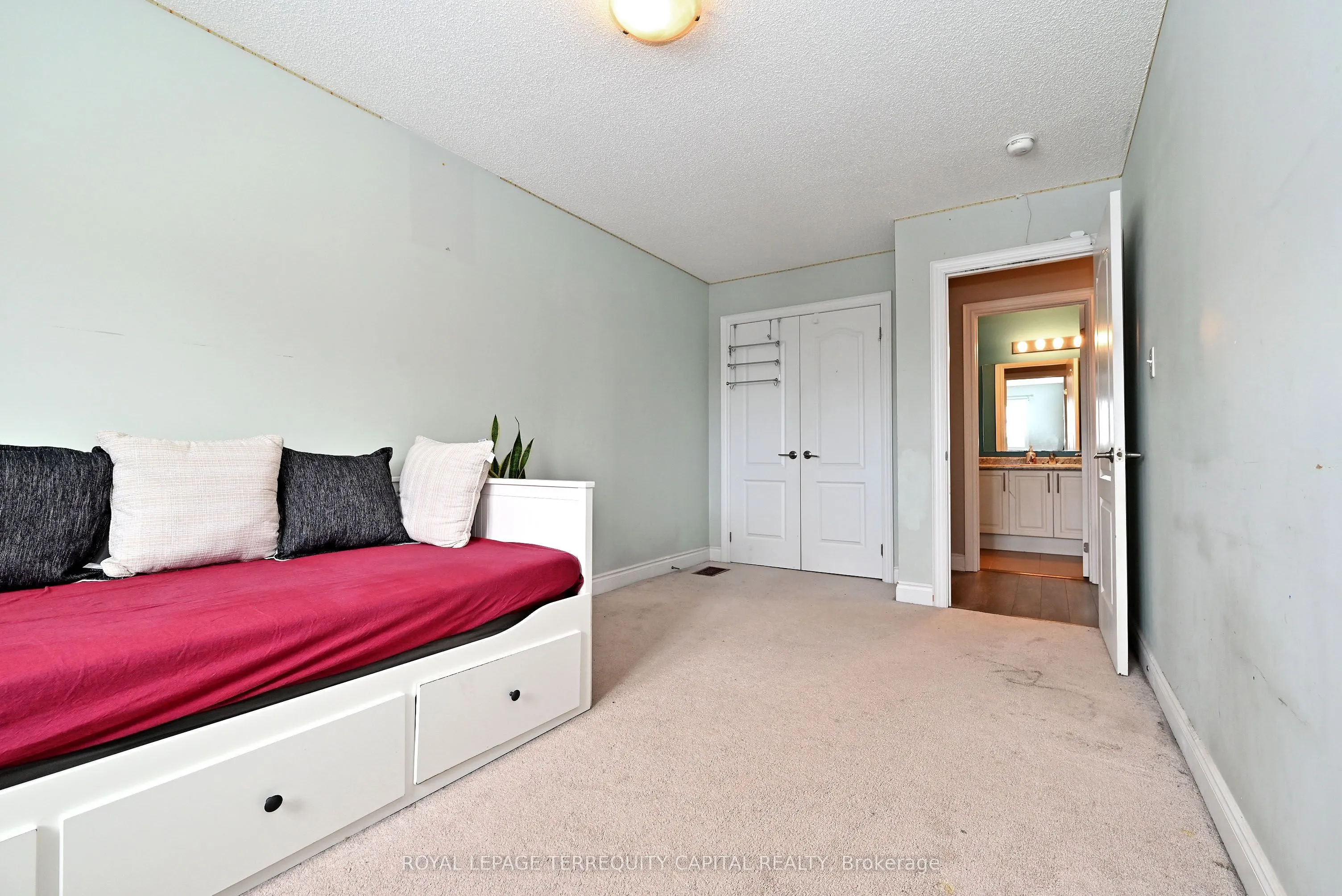 31 Madelaine Drive #6