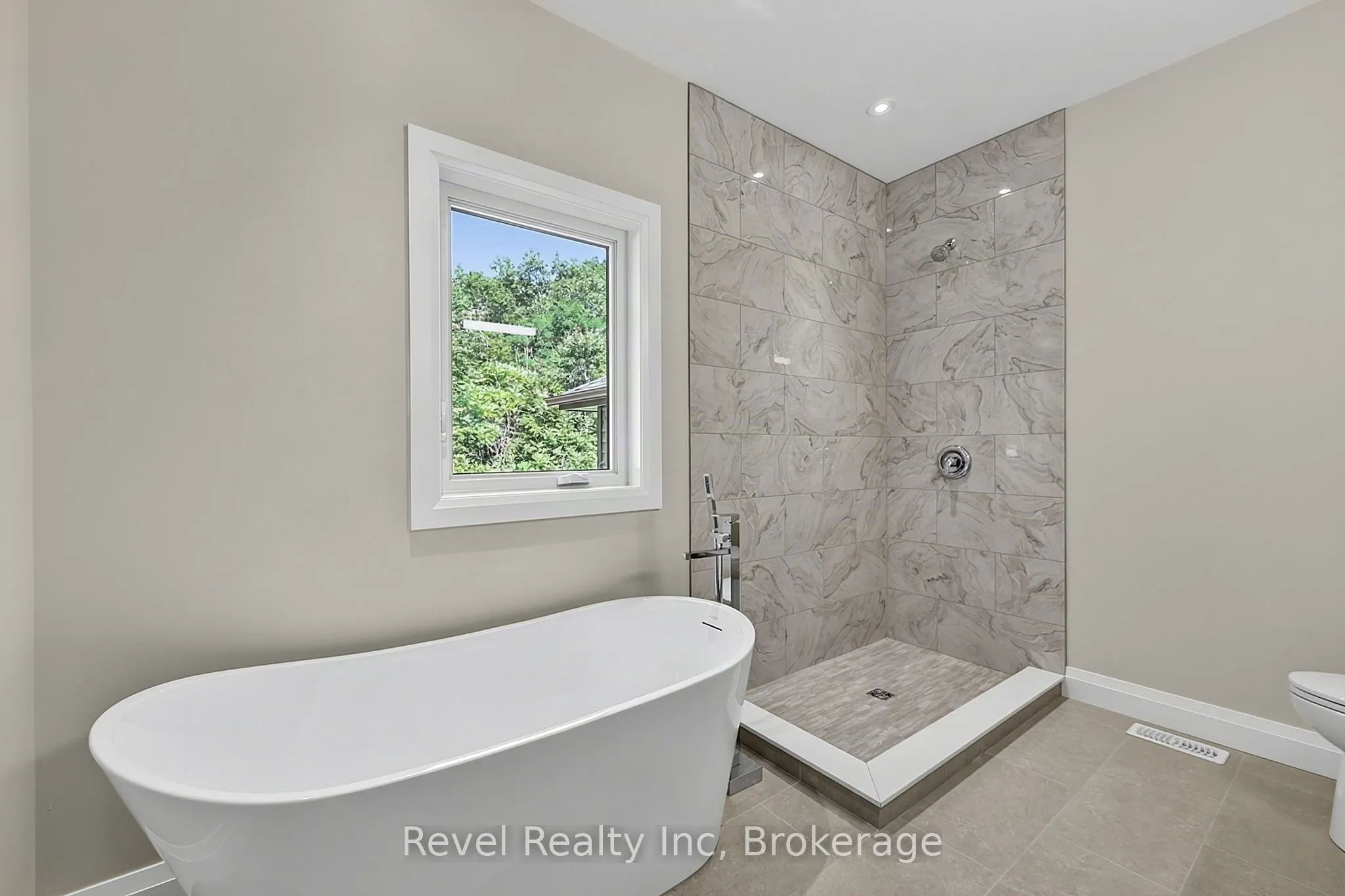 46 VOYAGEUR Drive