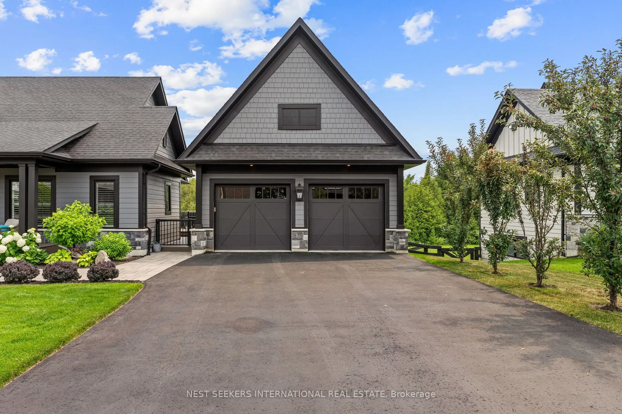 7 Georgian Grande Drive