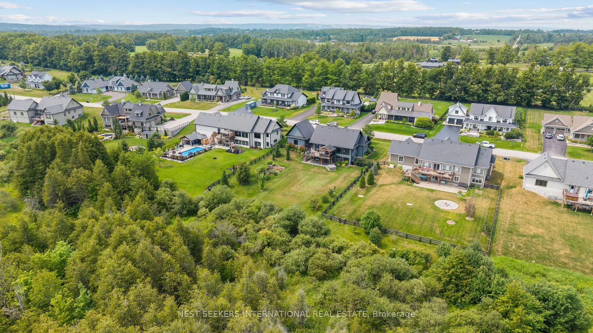 7 Georgian Grande Drive