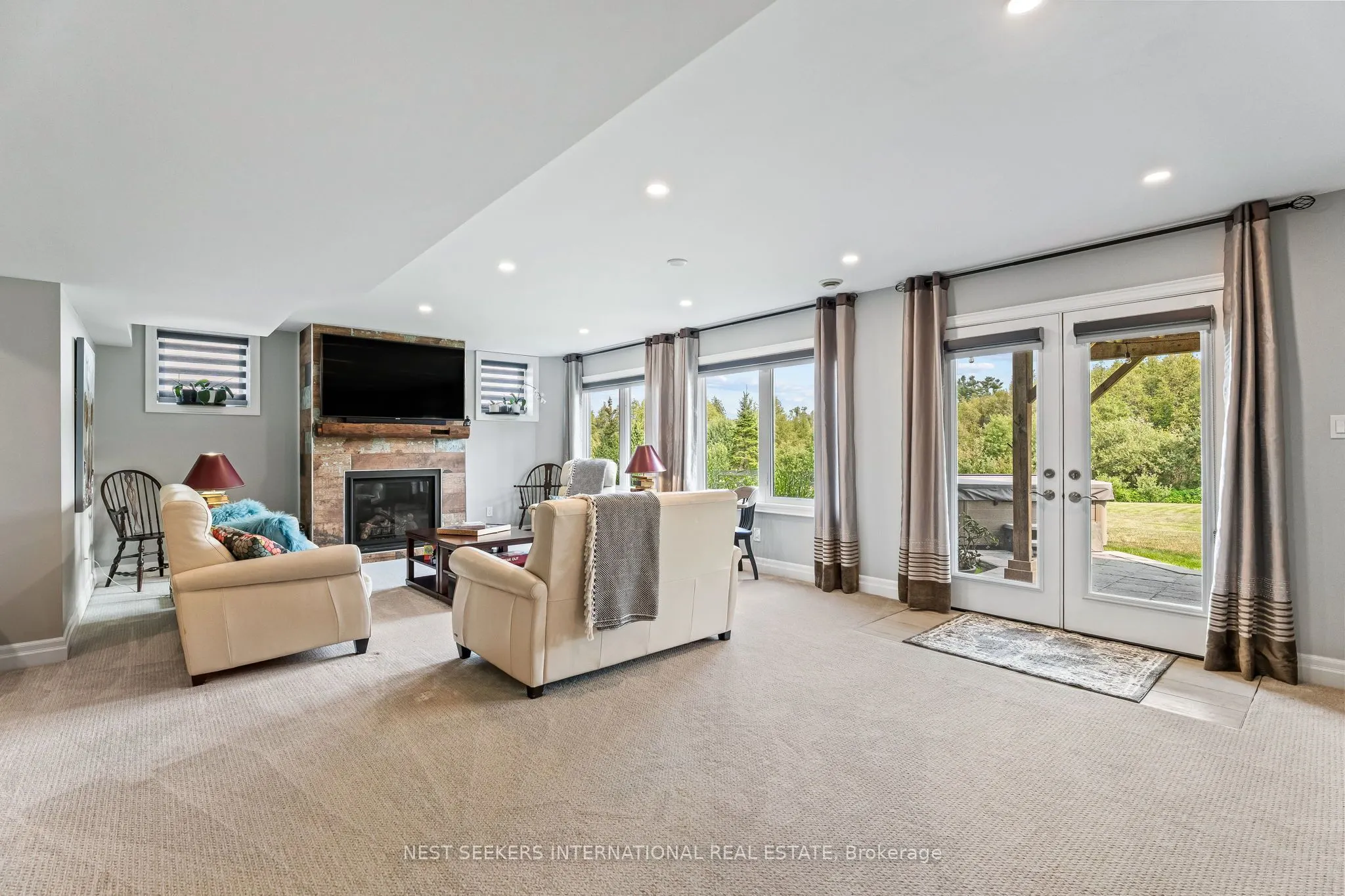 7 Georgian Grande Drive